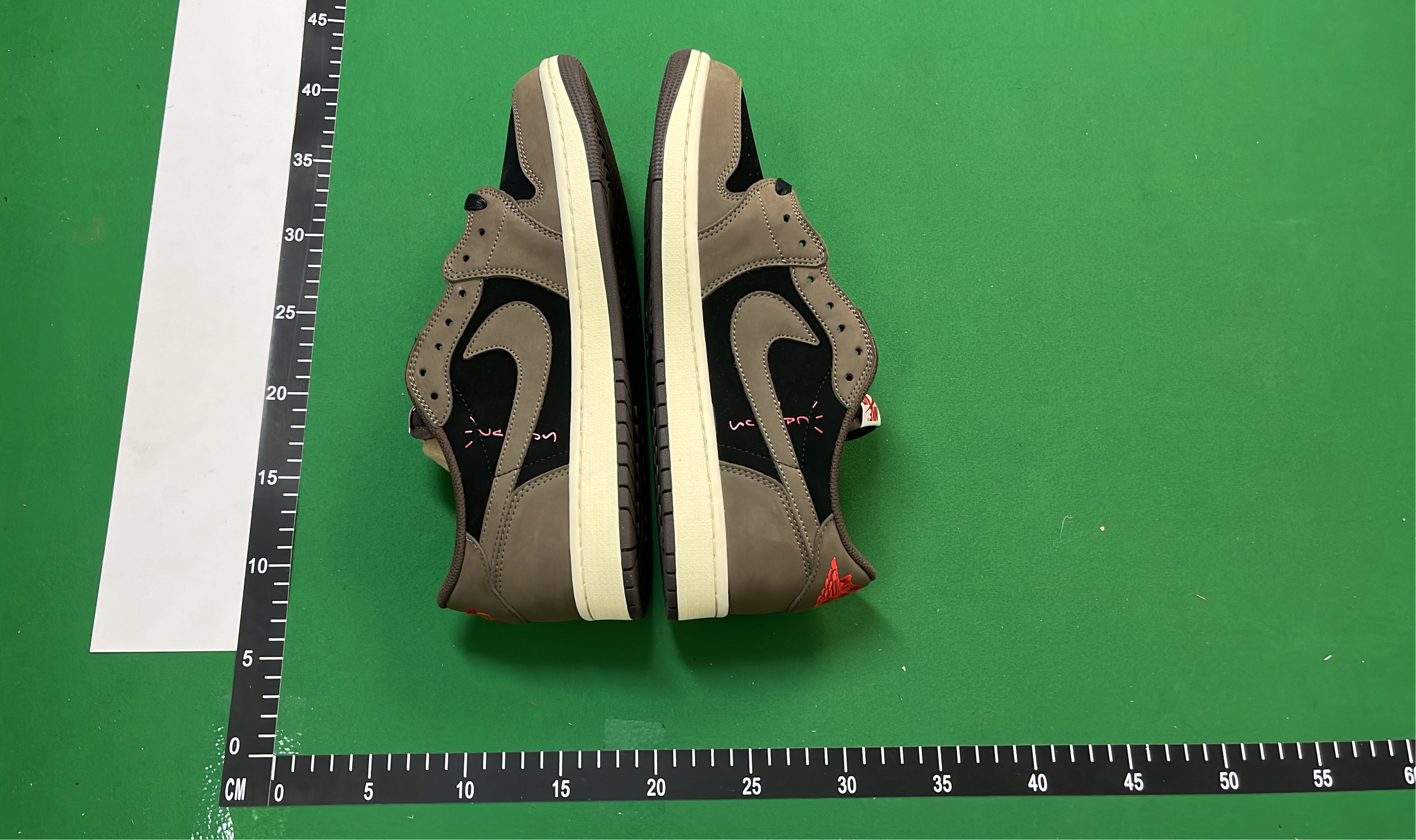 Air Jordan 1 Low Sneakers - Classic Colorways for Men