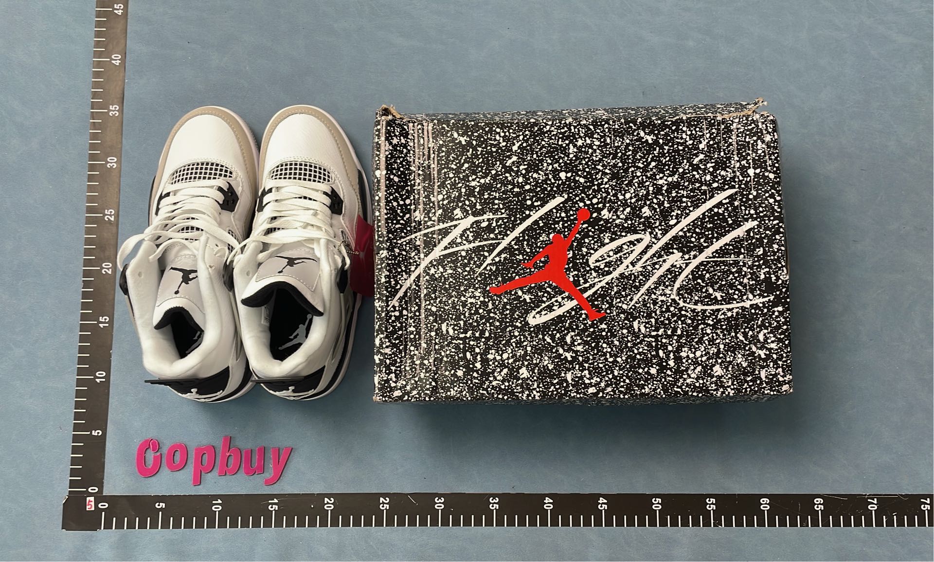 Air Jordan 4 Retro Sneakers - Classic Basketball Shoes