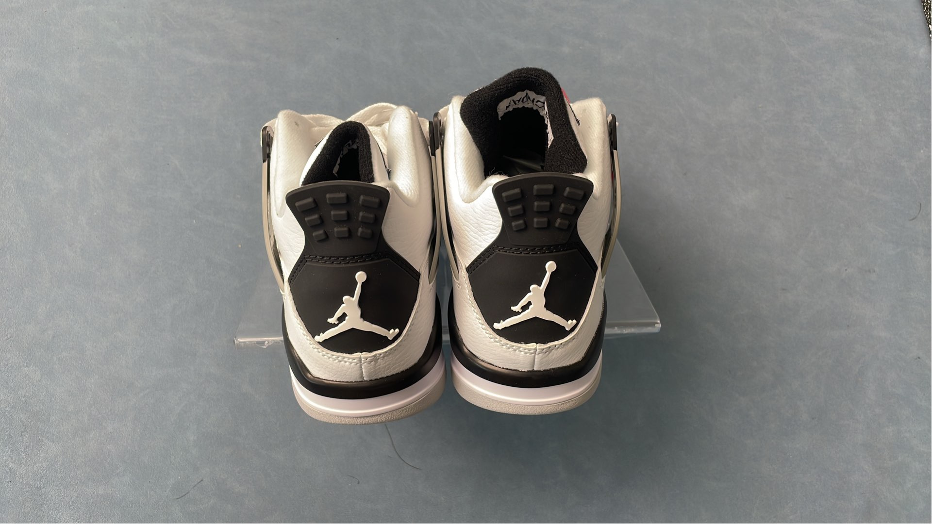 Air Jordan 4 Retro Sneakers - Classic Basketball Shoes