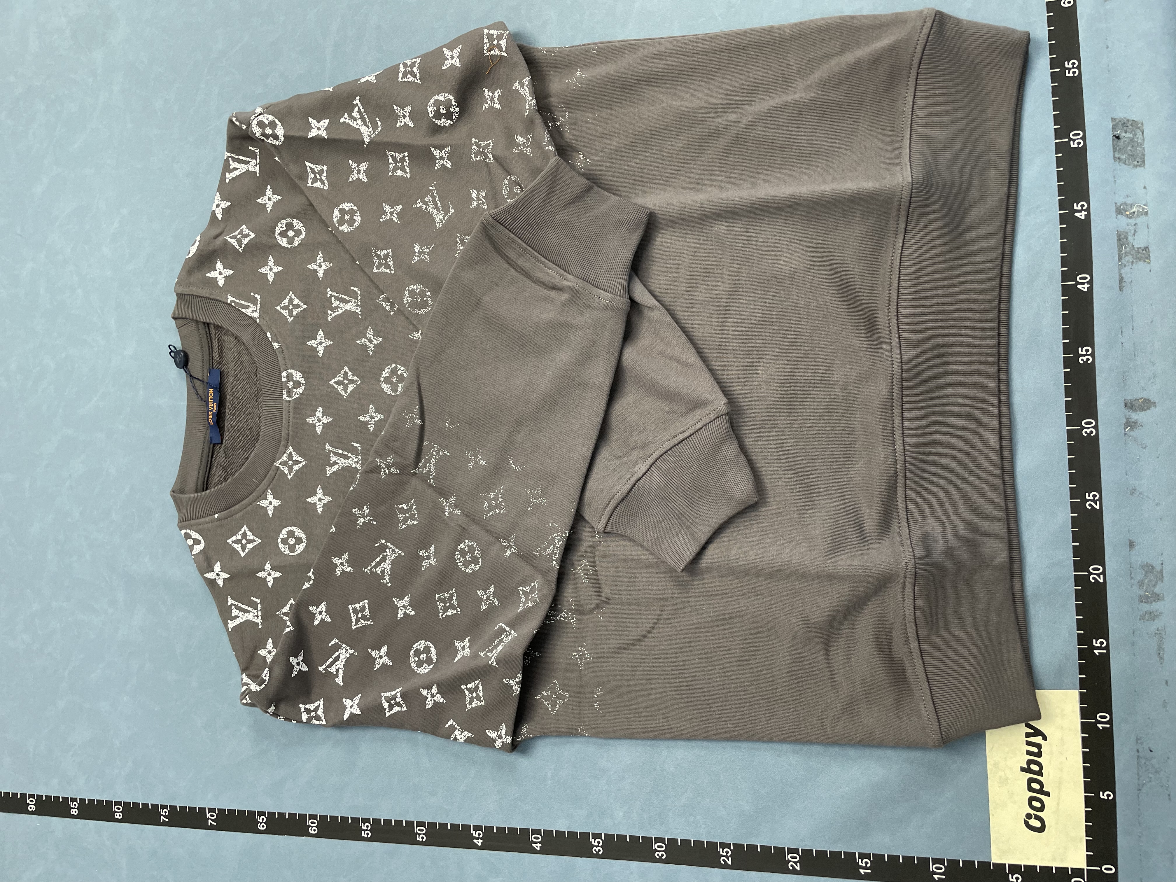 GUCCI Pink Logo Sweatshirt for Men and Women
