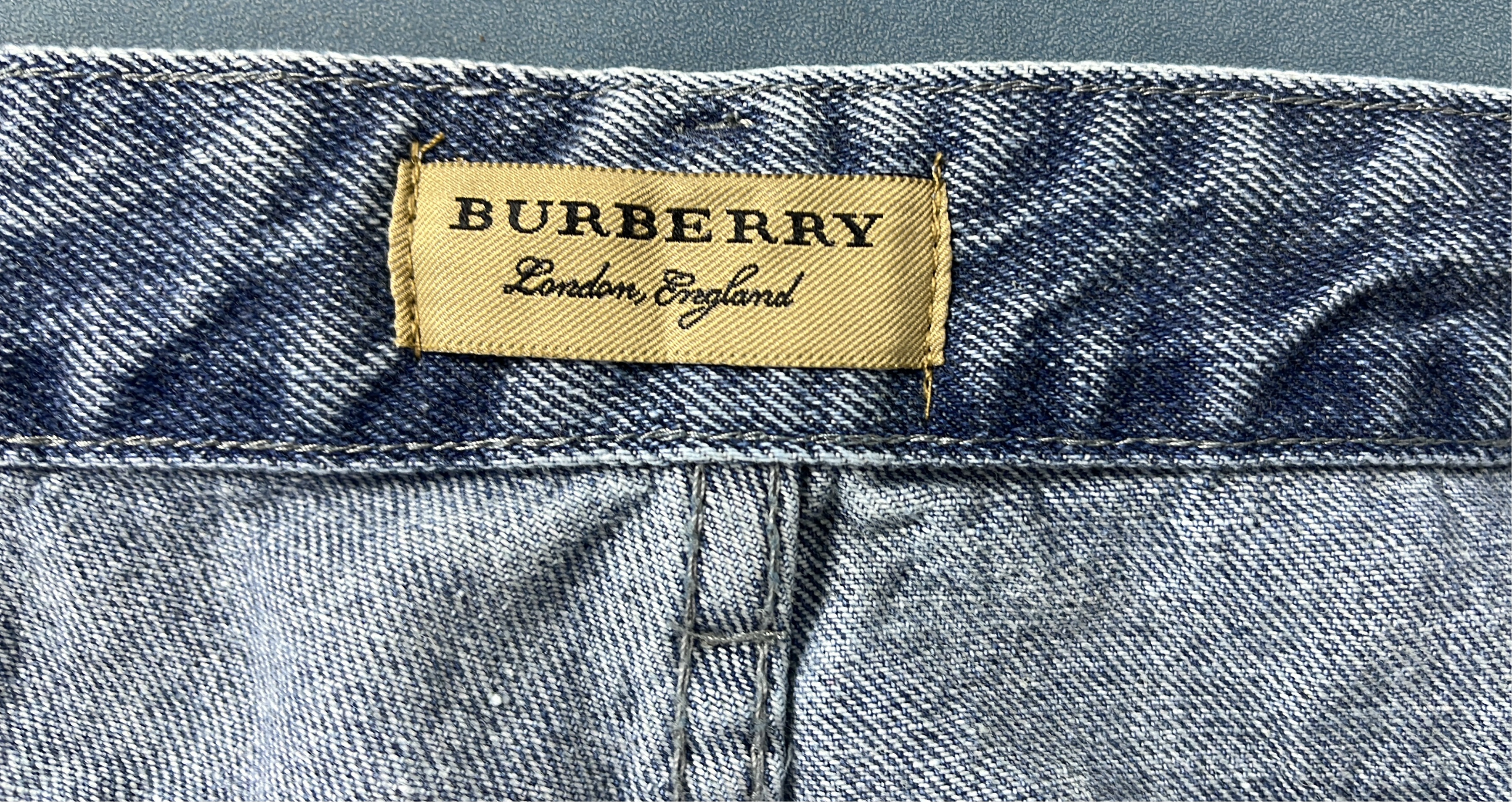 Burberry Blue Denim Jeans with Equestrian Knight Logo