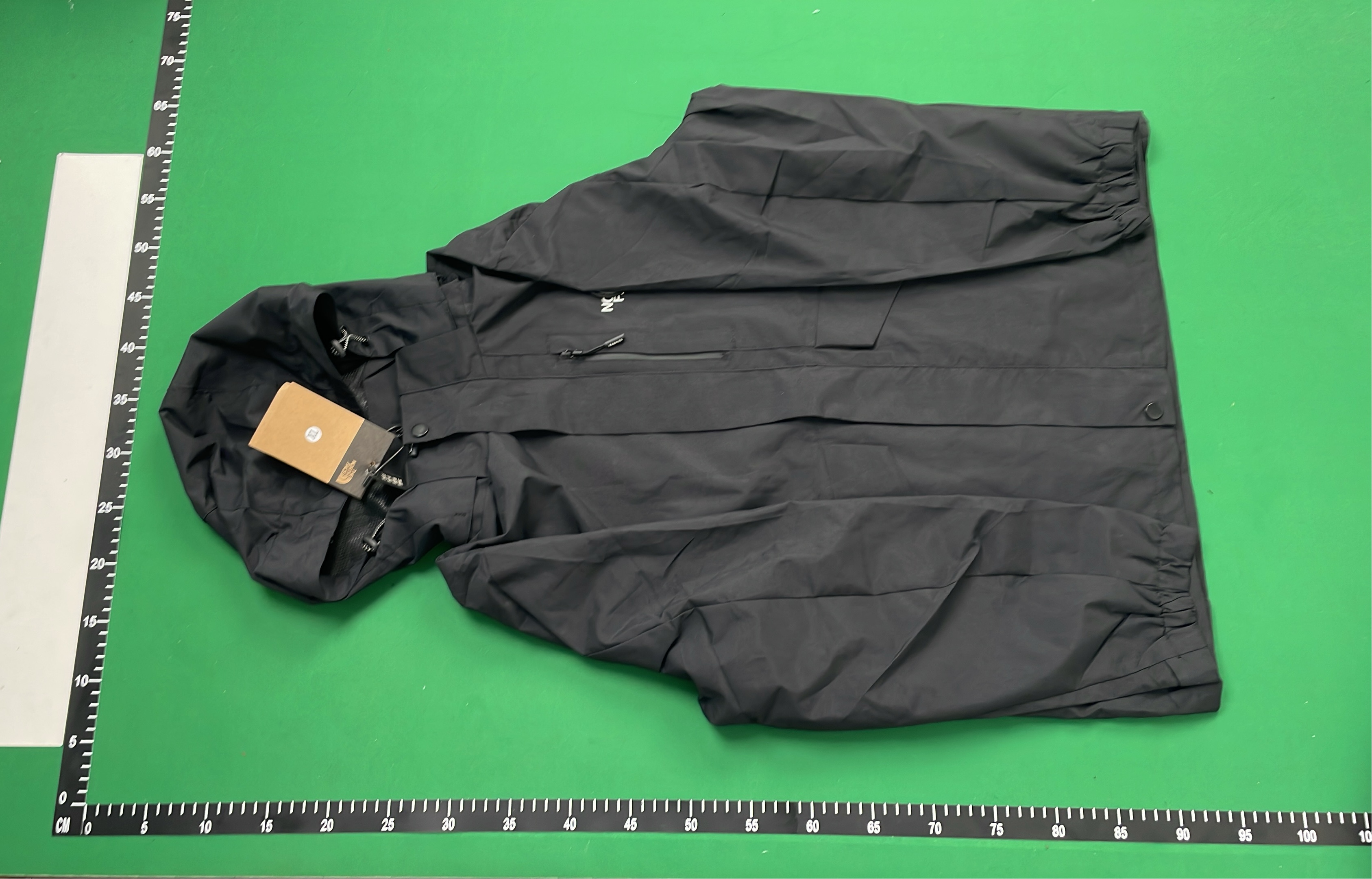 The North Face Men's Lightweight Windbreaker Jacket