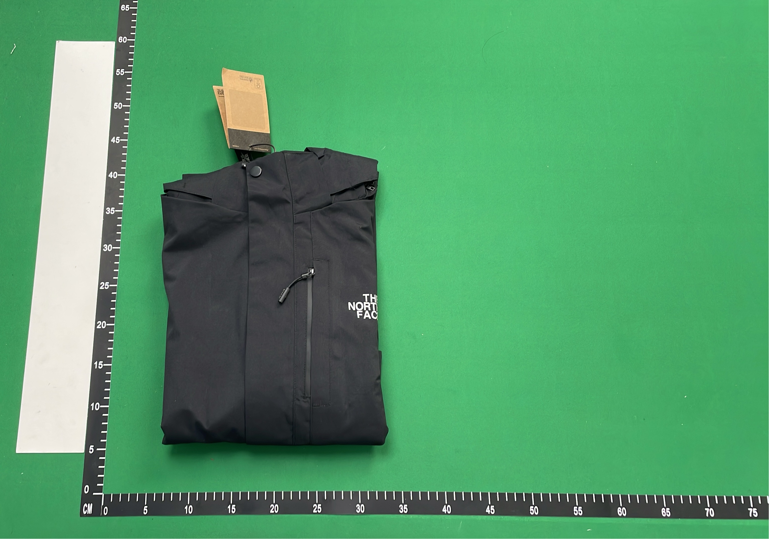 The North Face Men's Lightweight Windbreaker Jacket