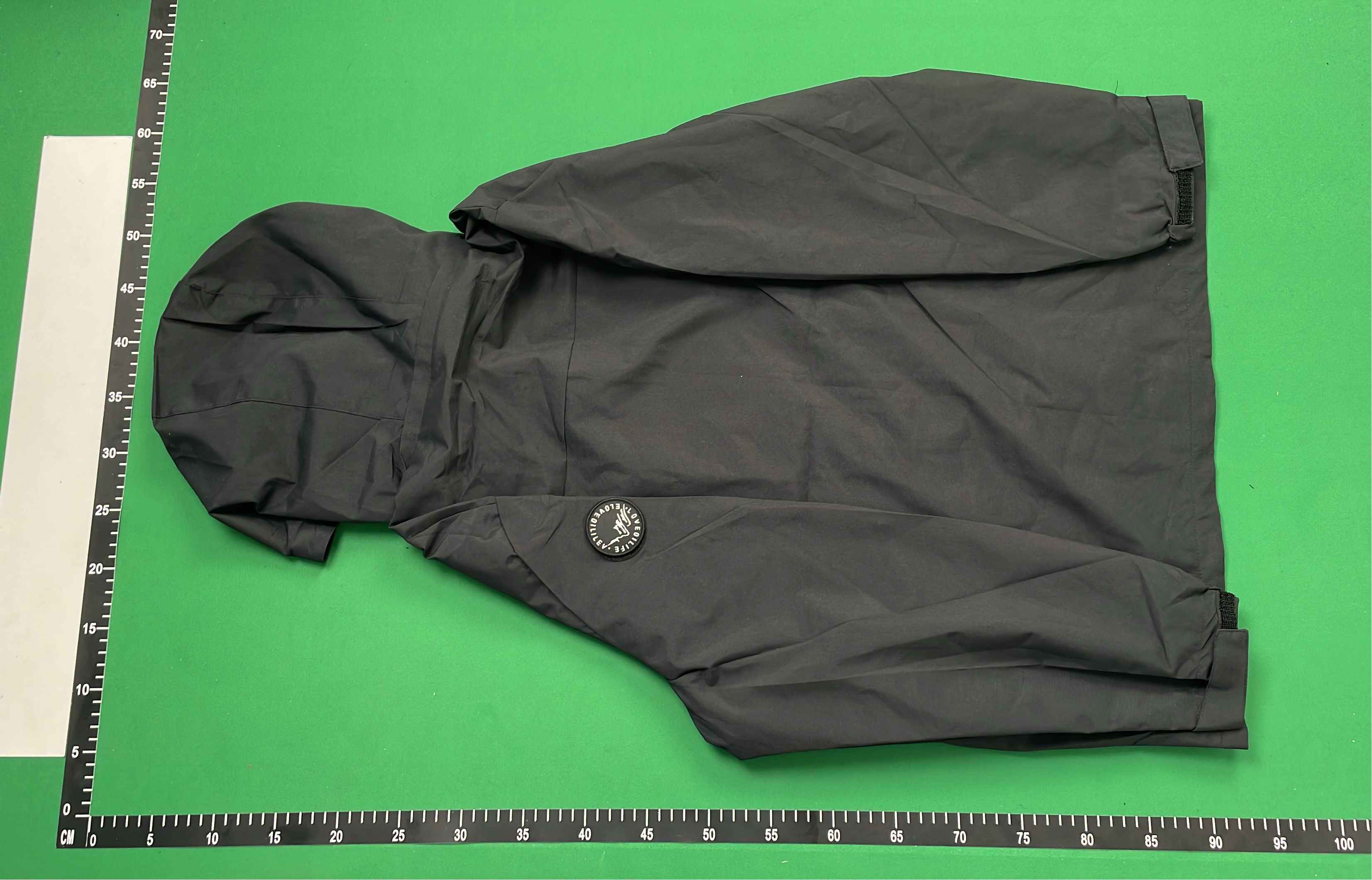 The North Face Men's Lightweight Windbreaker Jacket