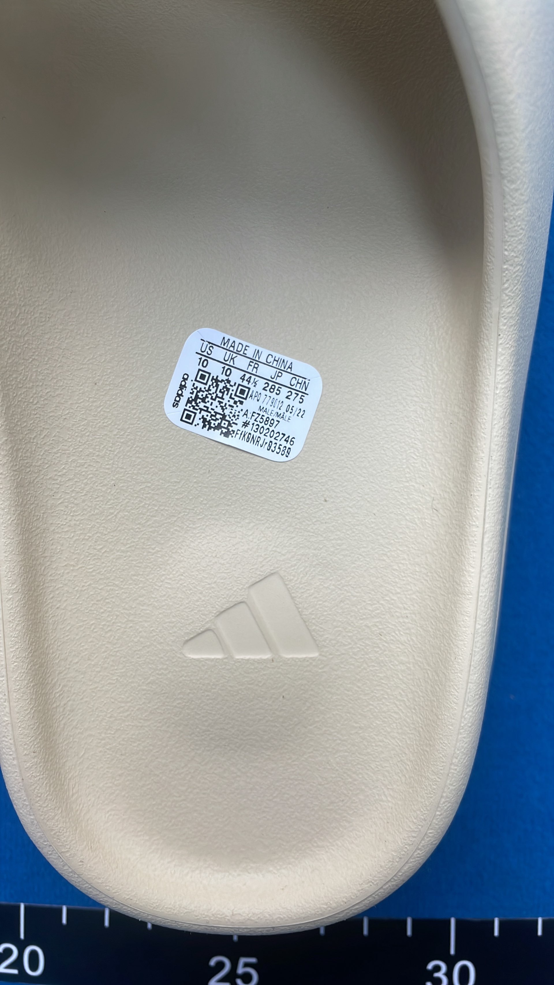 Yeezy Slide Sandals - Comfortable & Stylish Foam Slides in Multiple Colors