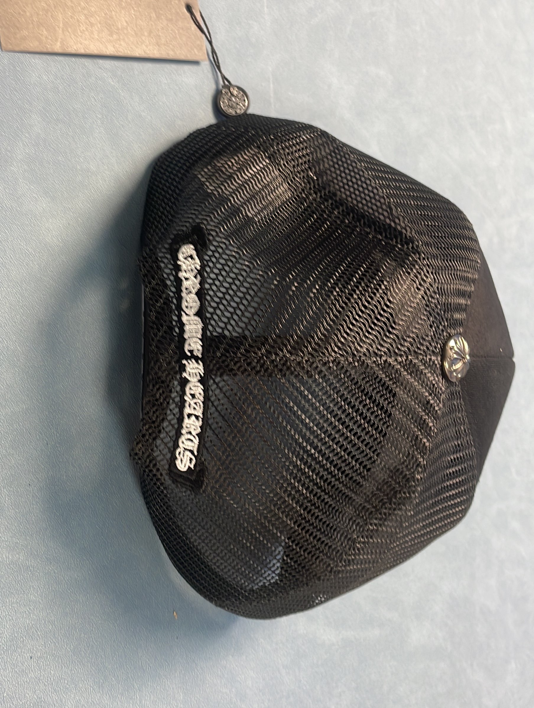 YOUWU Black and Pink Mesh Trucker Hat with Embroidered Logo