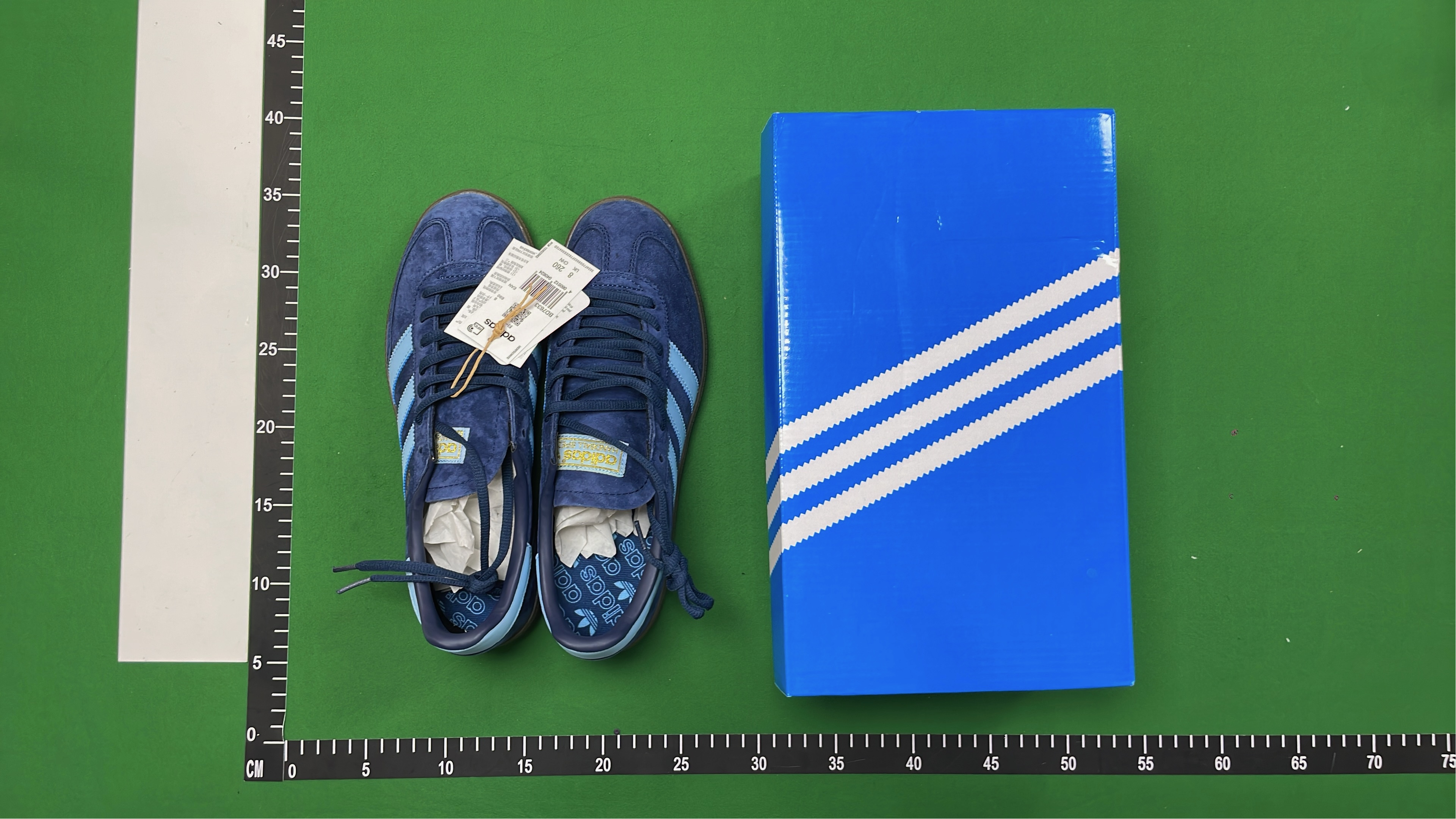 Adidas Samba Classic Sneakers - Vintage Style for Men and Women