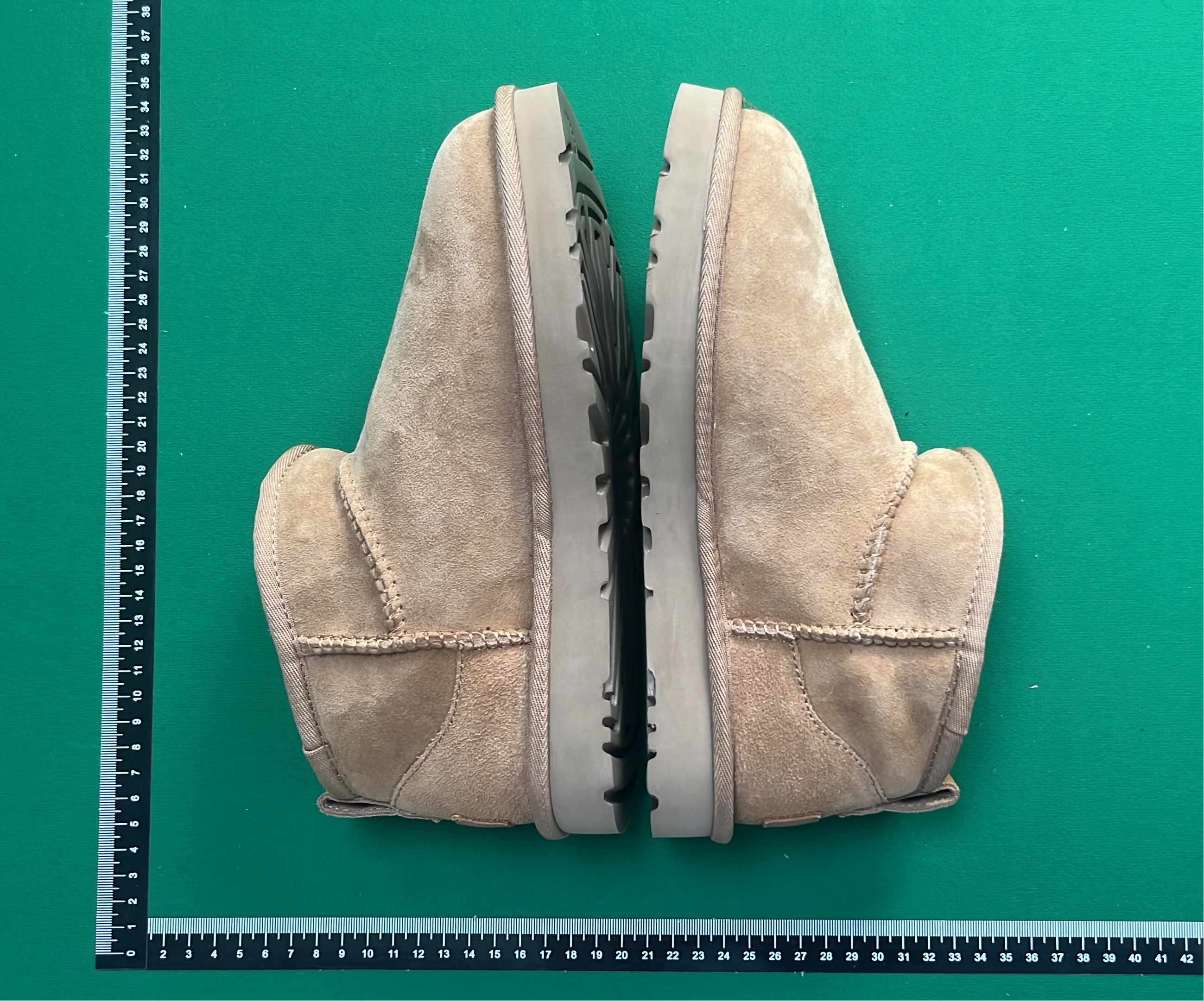 UGG Classic Mini Boots Women's Shearling Lined Winter Shoes