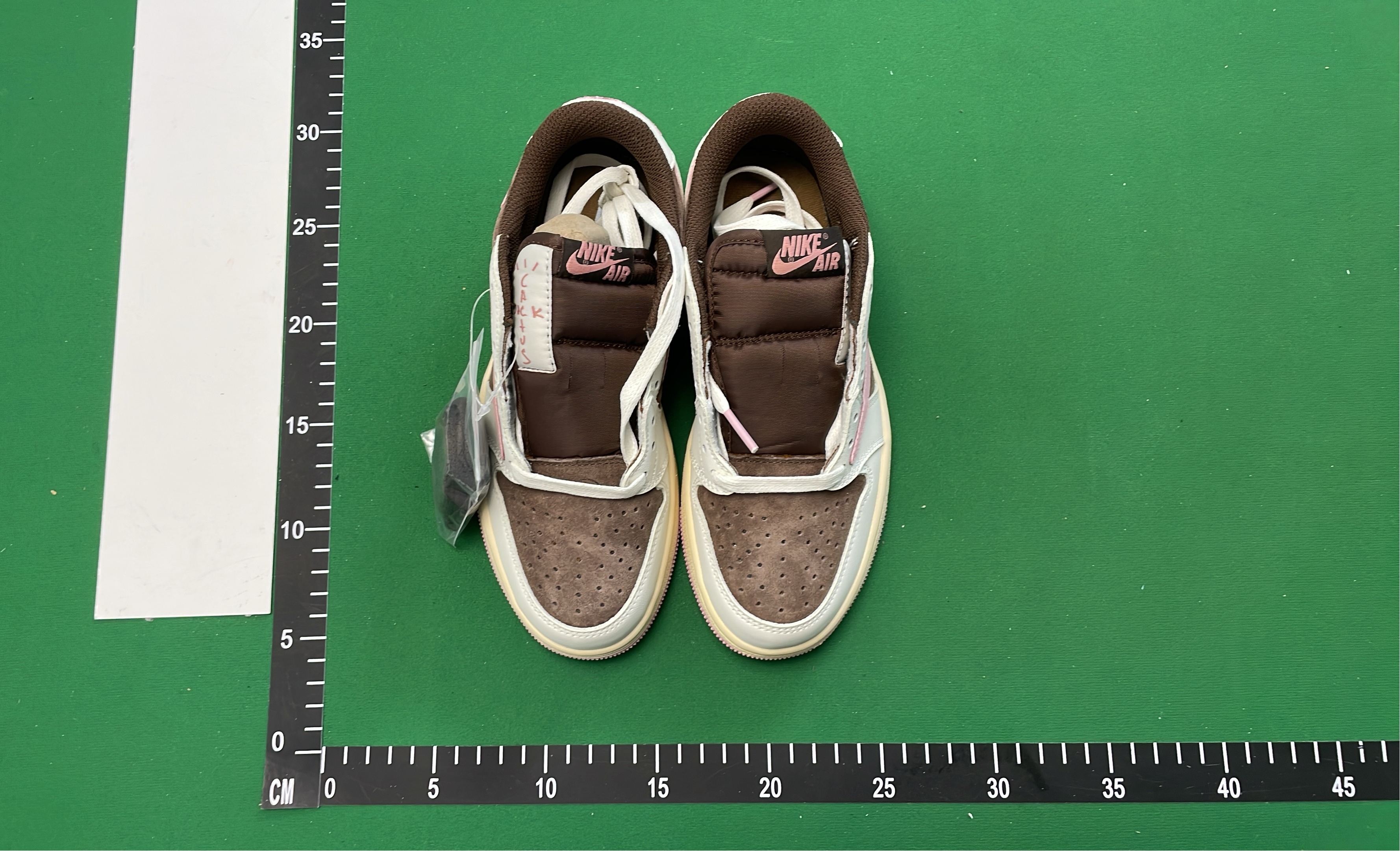 Air Jordan 1 Low Travis Scott Cactus Jack