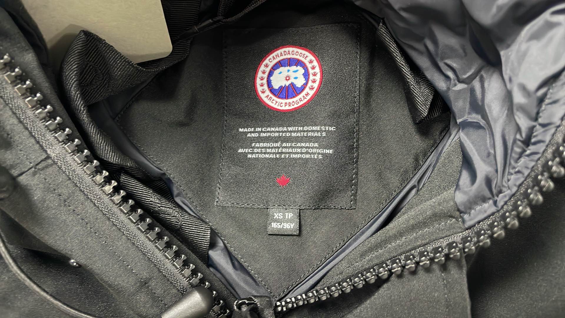 Canada Goose Down Jacket White Black Hooded Winter Coat