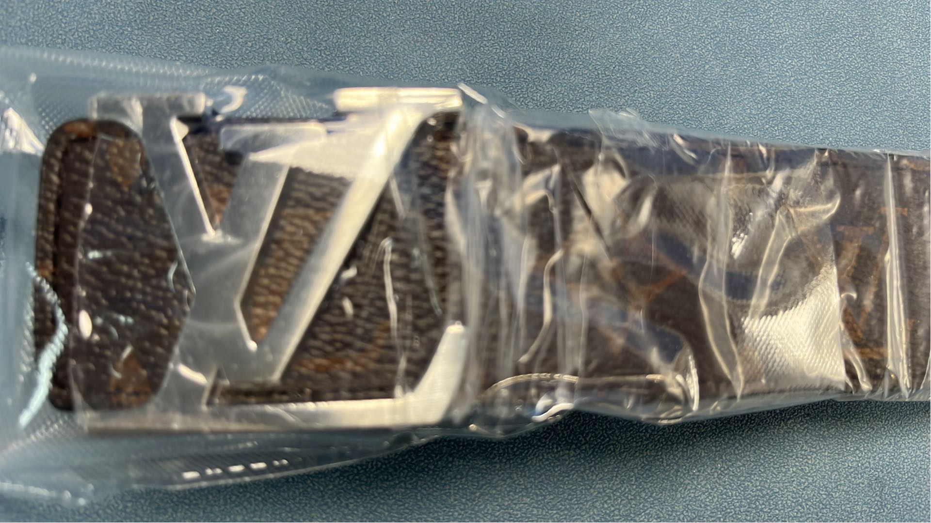 Louis Vuitton Damier Belt with LV Logo Buckle