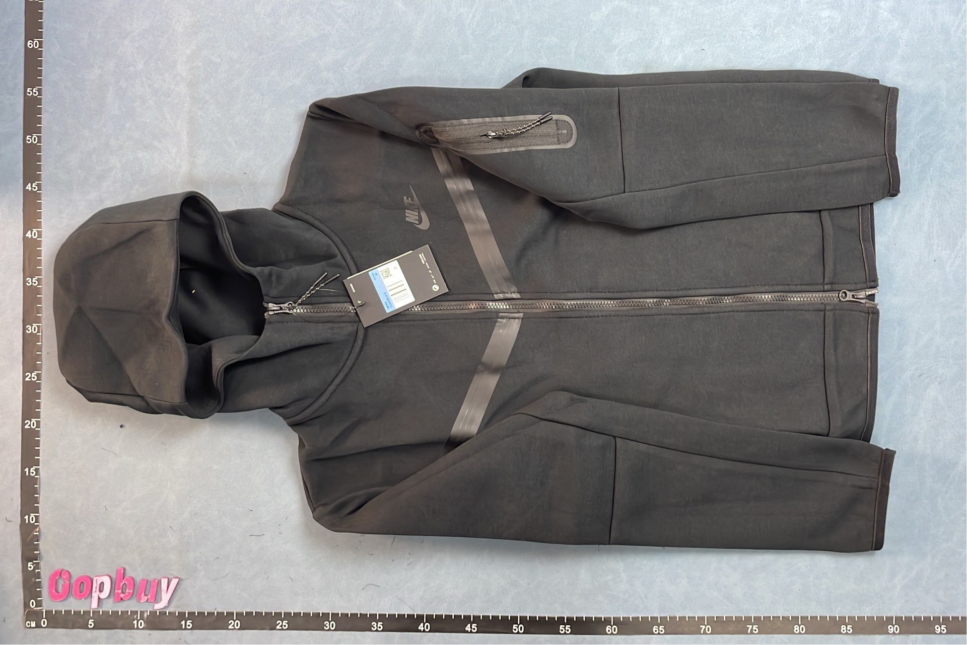 Nike Men's Gray Hoodie and Pants Set