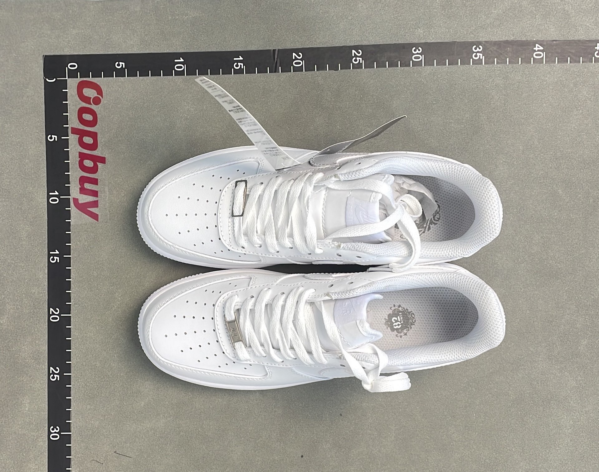 Nike Air Force 1 Low Supreme Collaboration Sneakers