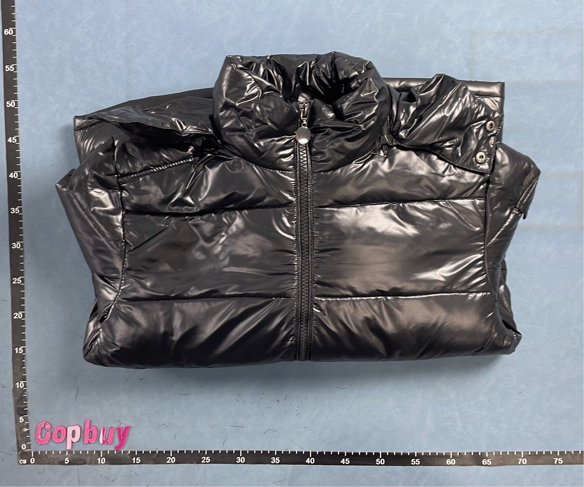 Black Puffer Jacket for Men and Women - Stylish Winter Coat with Hood