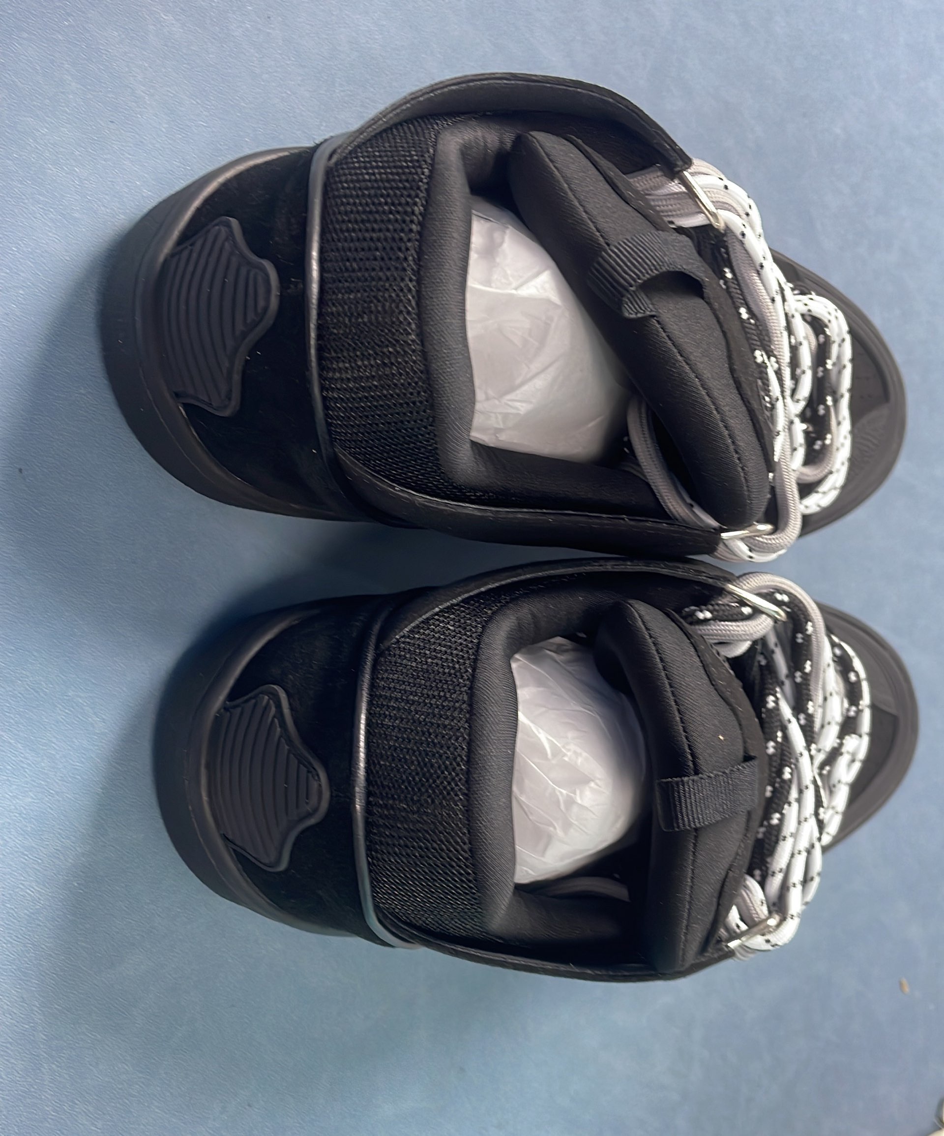 Stylish Casual Sneakers with Unique Lace Design
