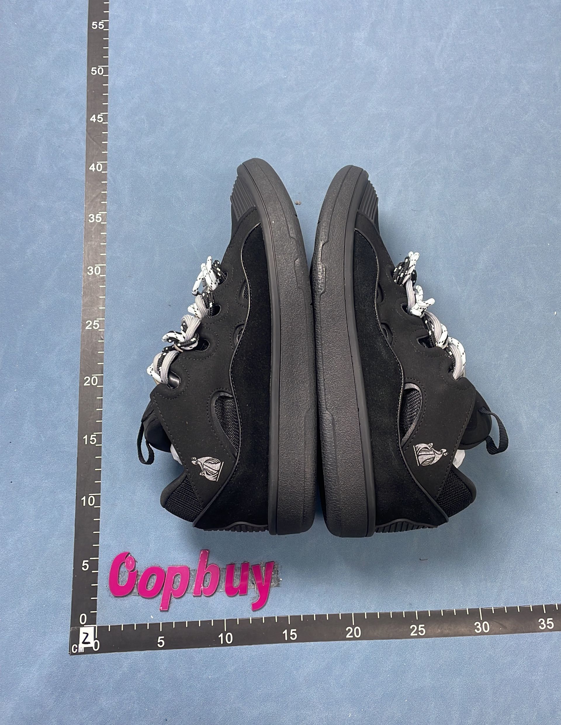 Stylish Casual Sneakers with Unique Lace Design