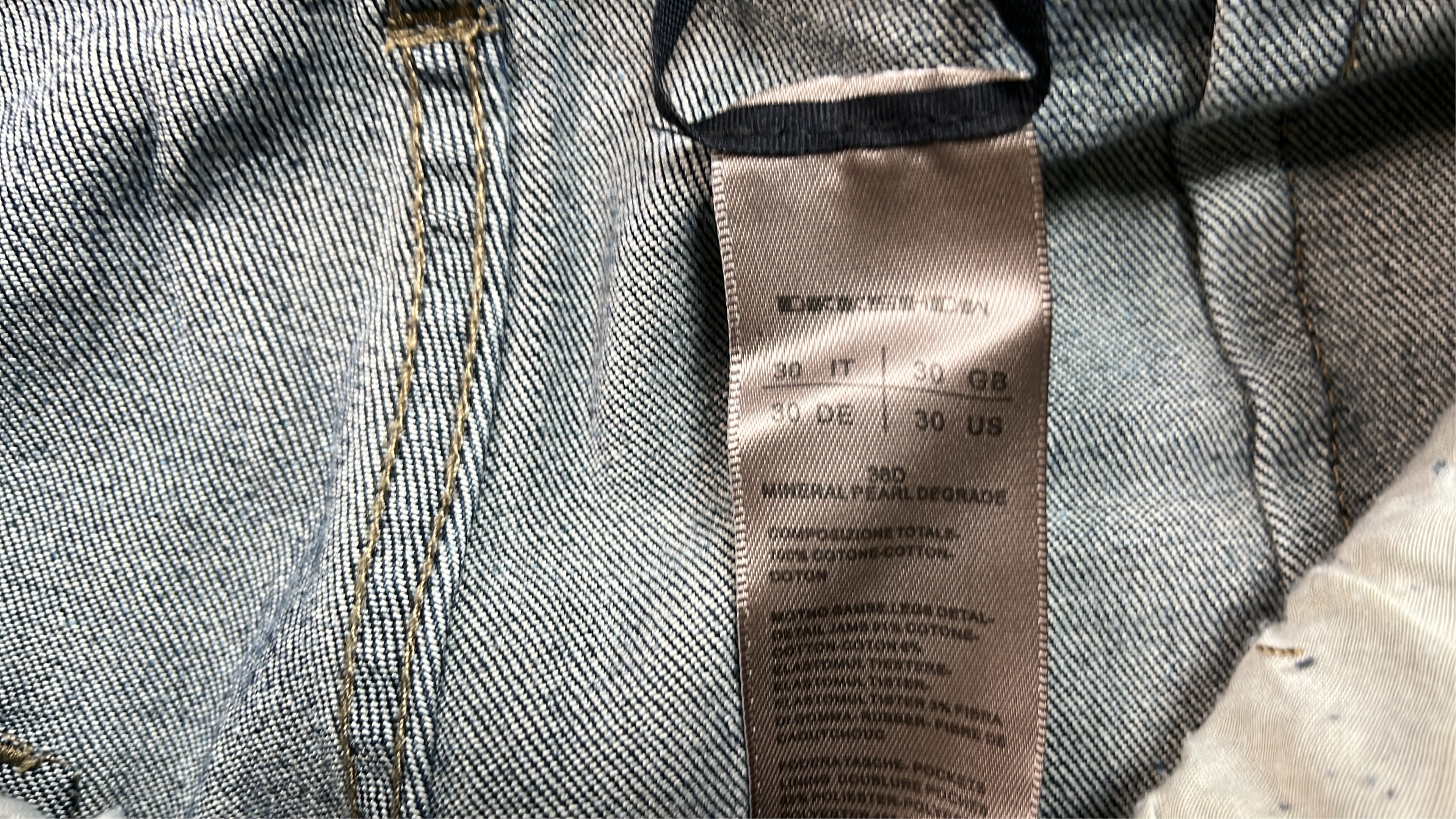 Women's Dark Wash Flared Jeans - Classic Fit
