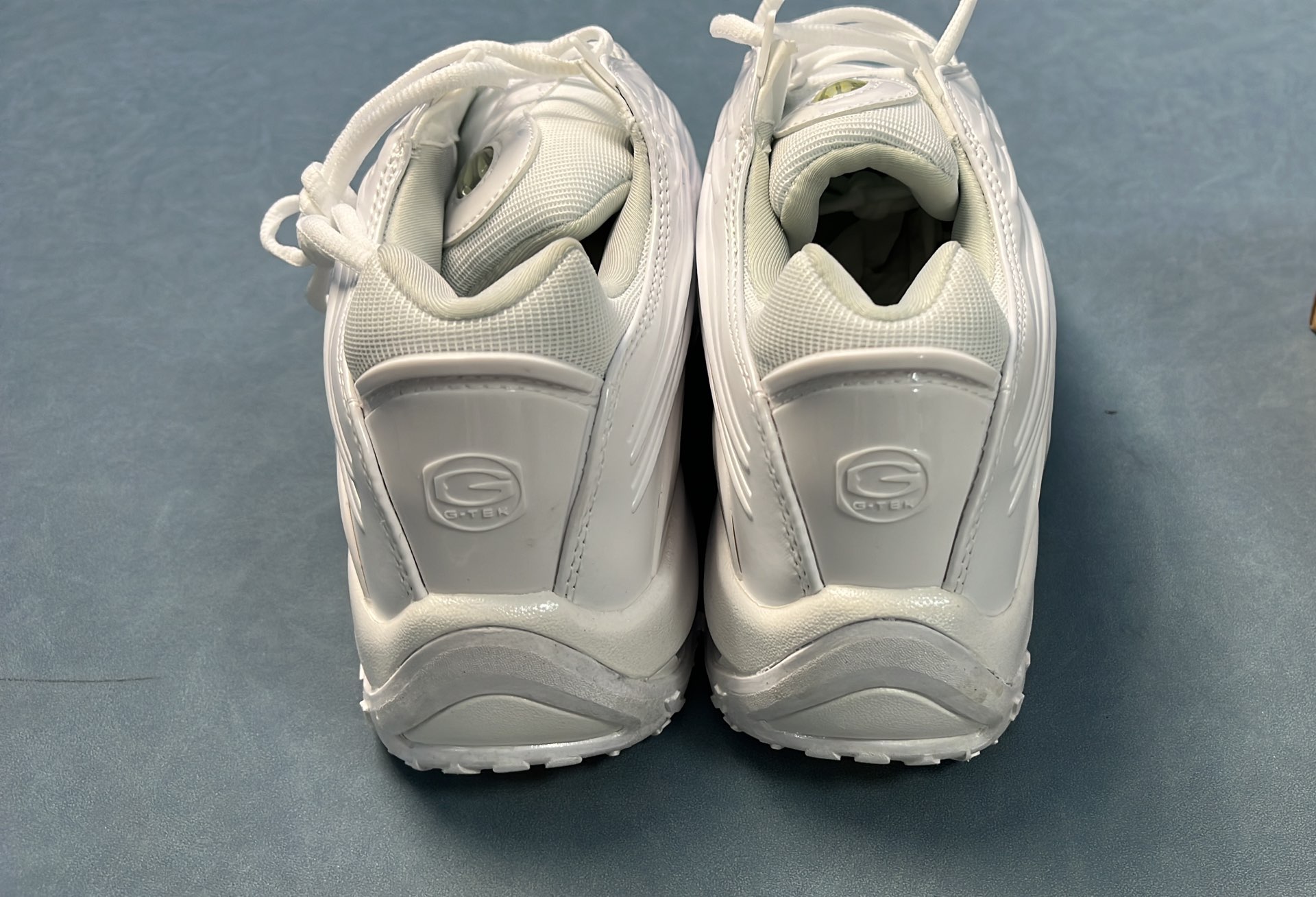 Nike Air Max 2090 White Black Red Sneakers Men Women Running Shoes