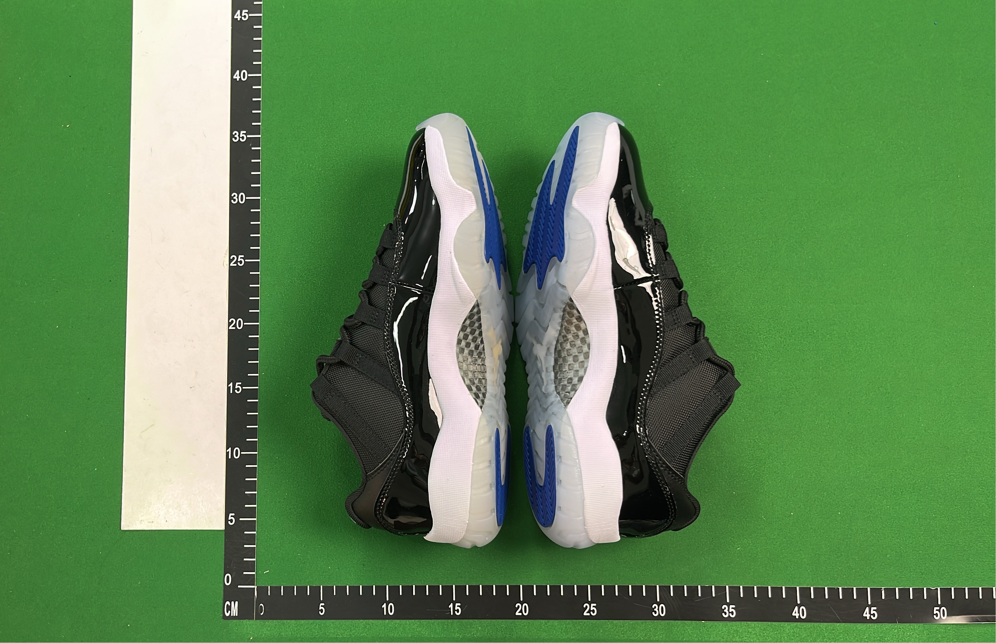 Air Jordan 11 Retro White Navy Blue Snake Skin