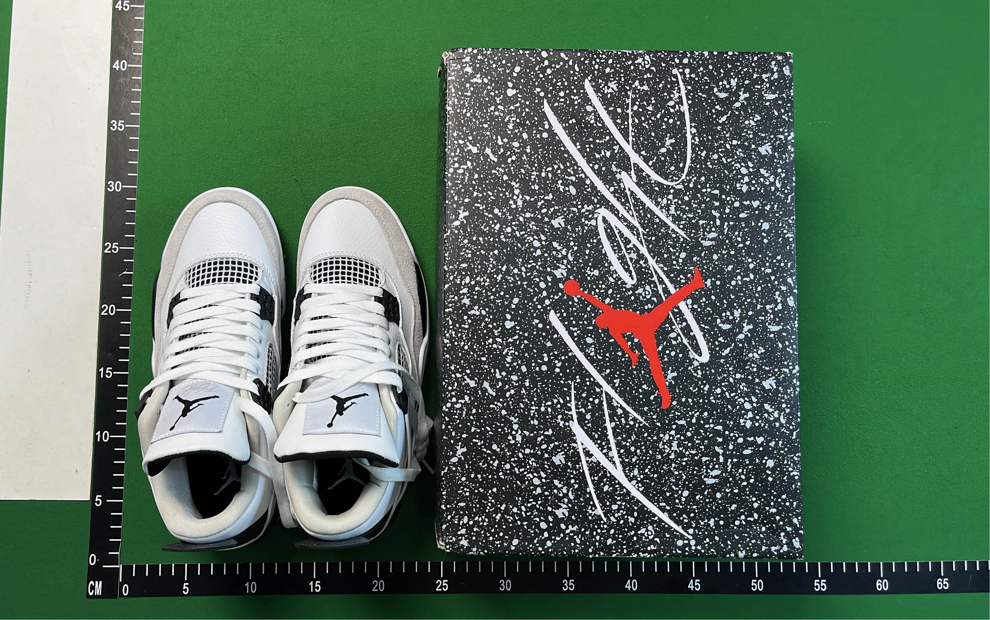 Nike Air Jordan 4 Retro Sneakers