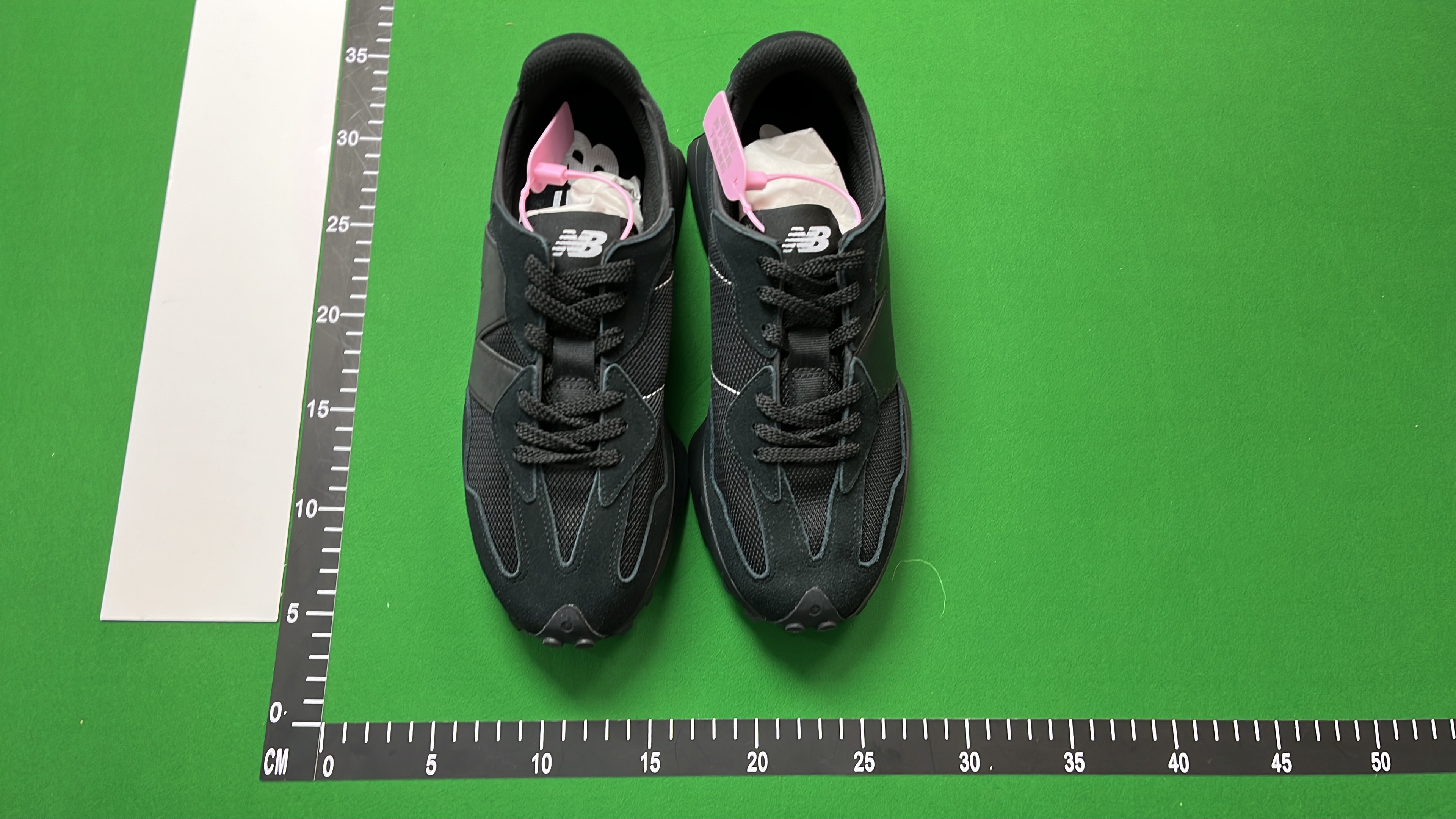 New Balance 2002R Sneakers - Classic Retro Running Shoes