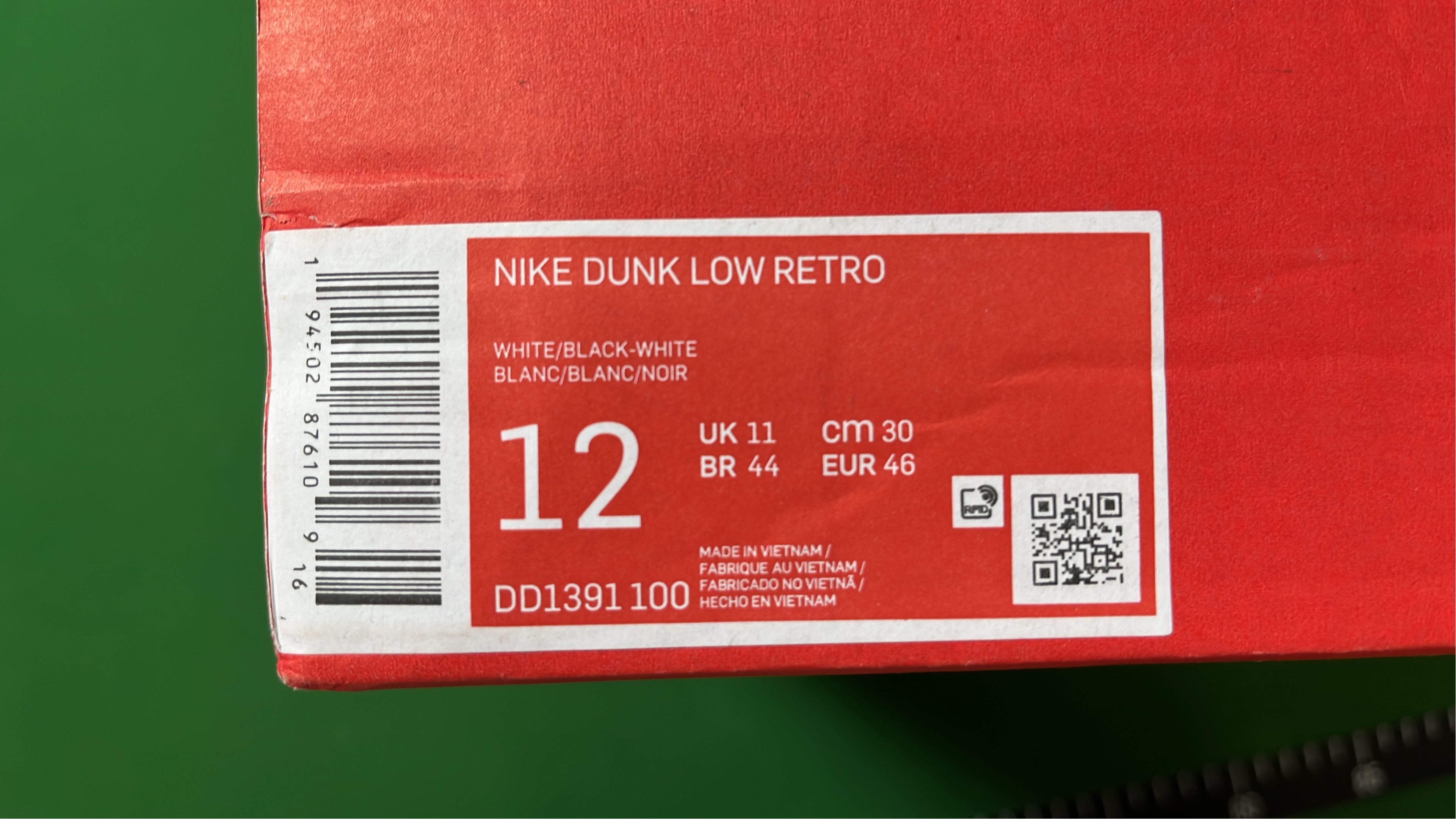 Nike Dunk Low Green White Black Swoosh Sneakers