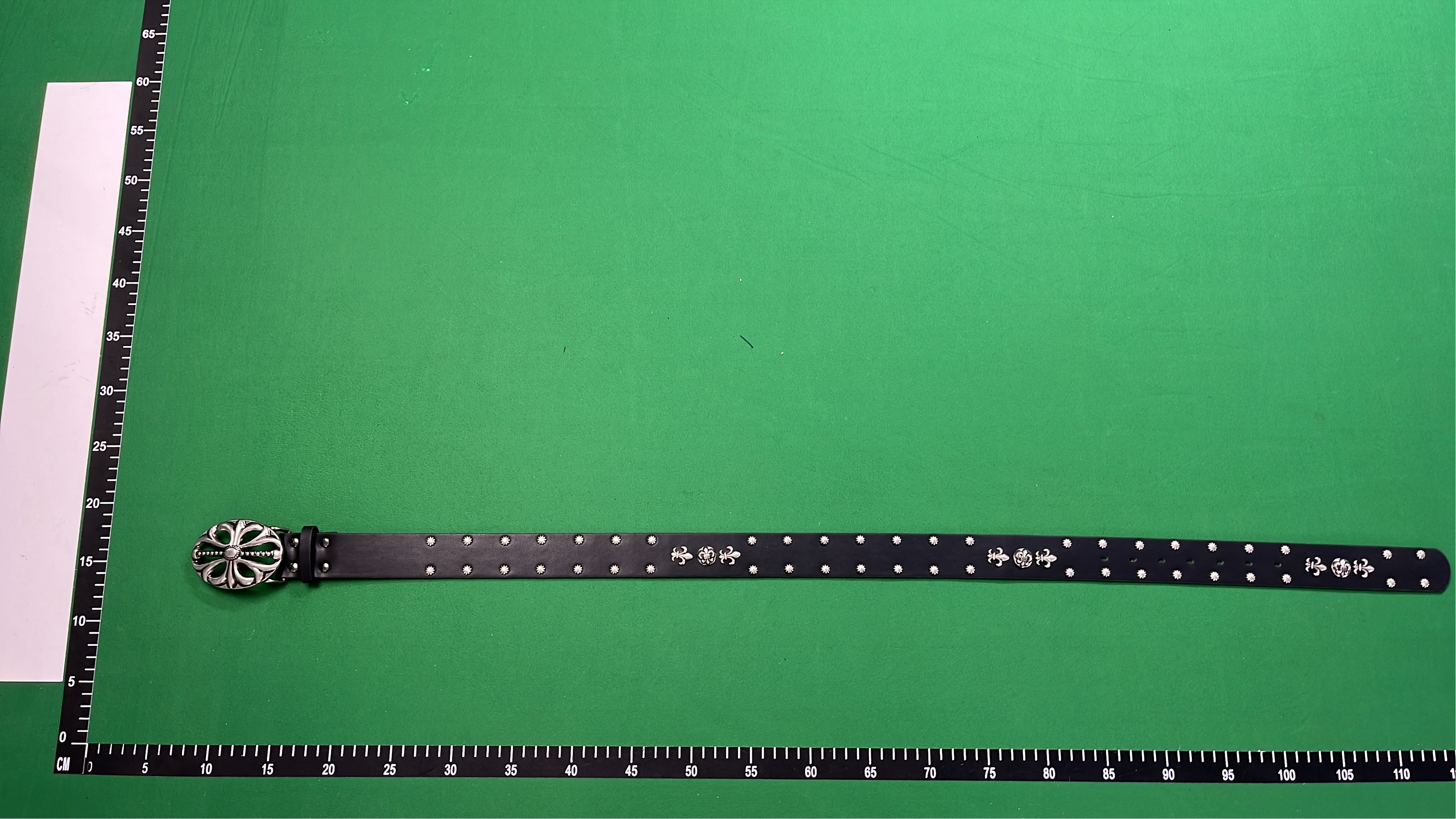 Vintage-Style Silver Floral Buckle Black Leather Belt