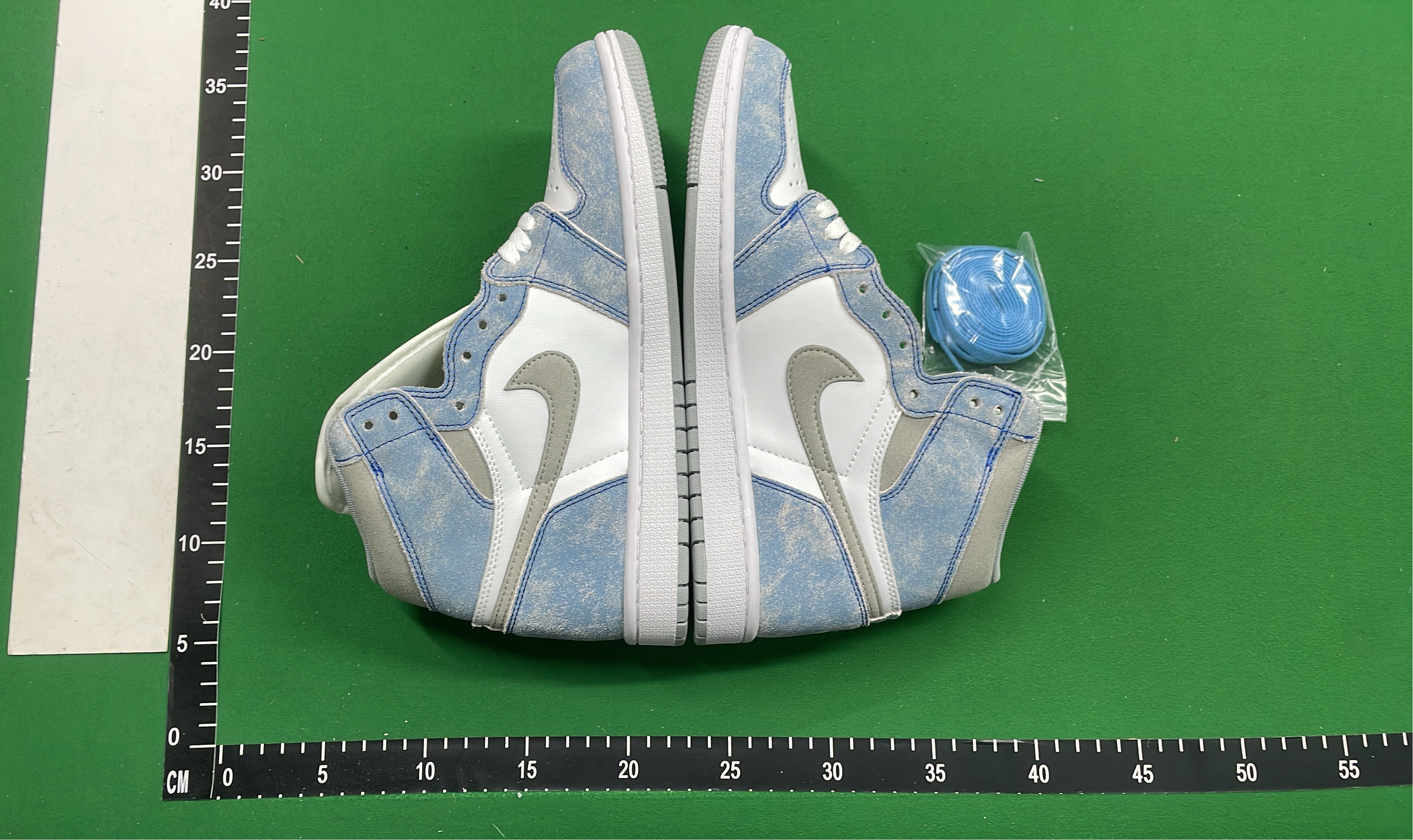 Air Jordan 1 High OG 'University Blue' Sneakers