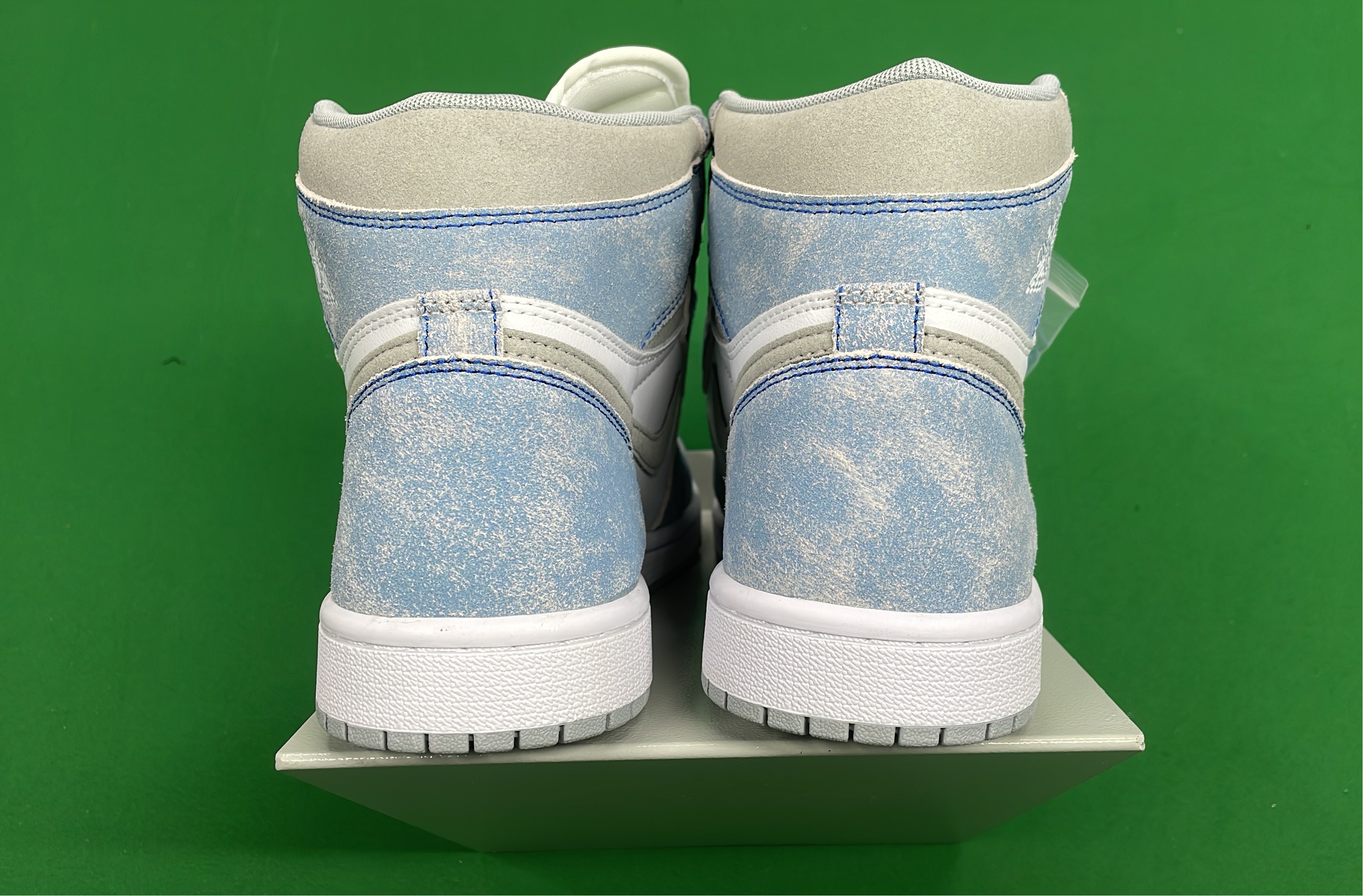 Air Jordan 1 High OG 'University Blue' Sneakers