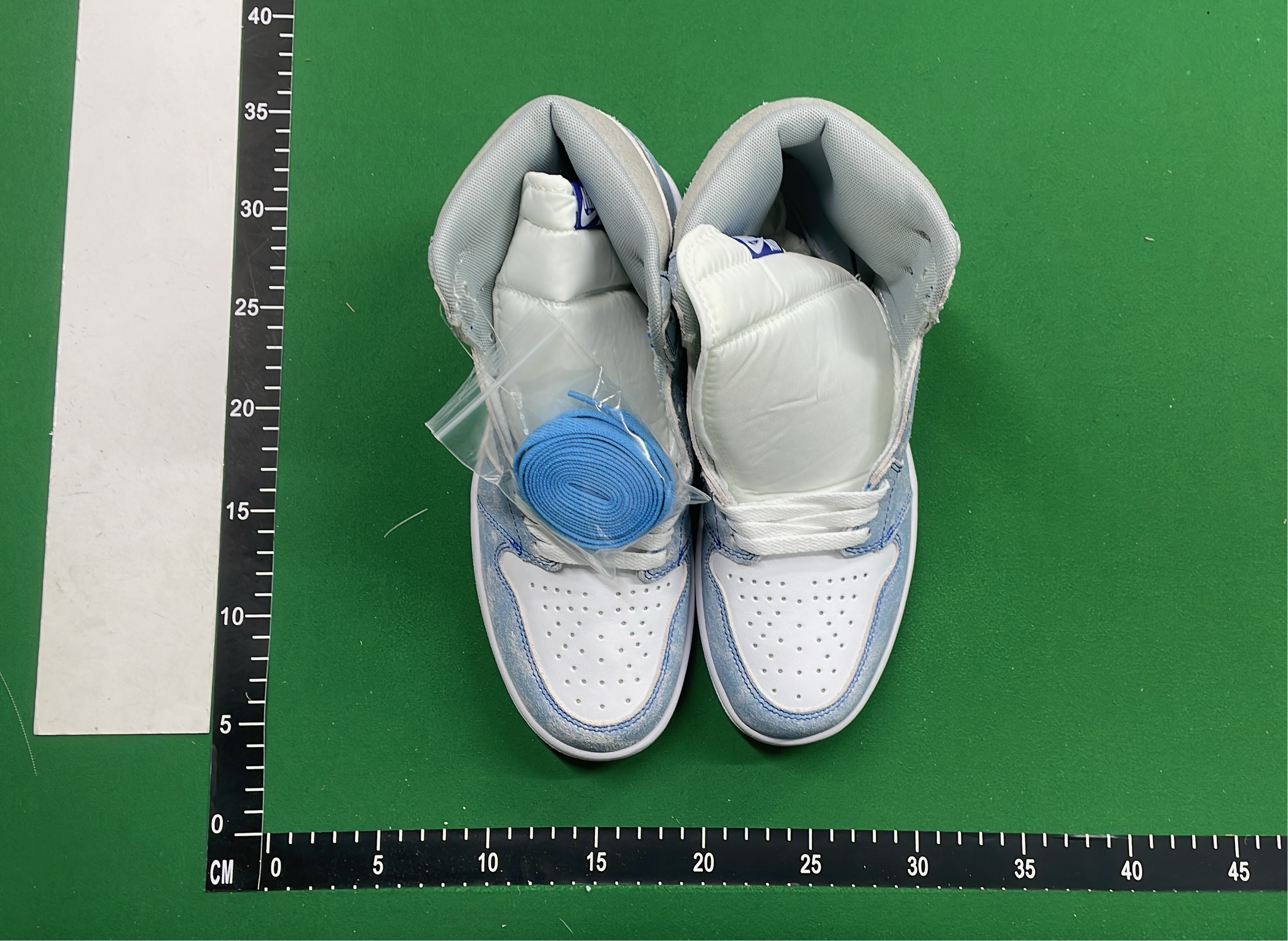 Air Jordan 1 High OG 'University Blue' Sneakers