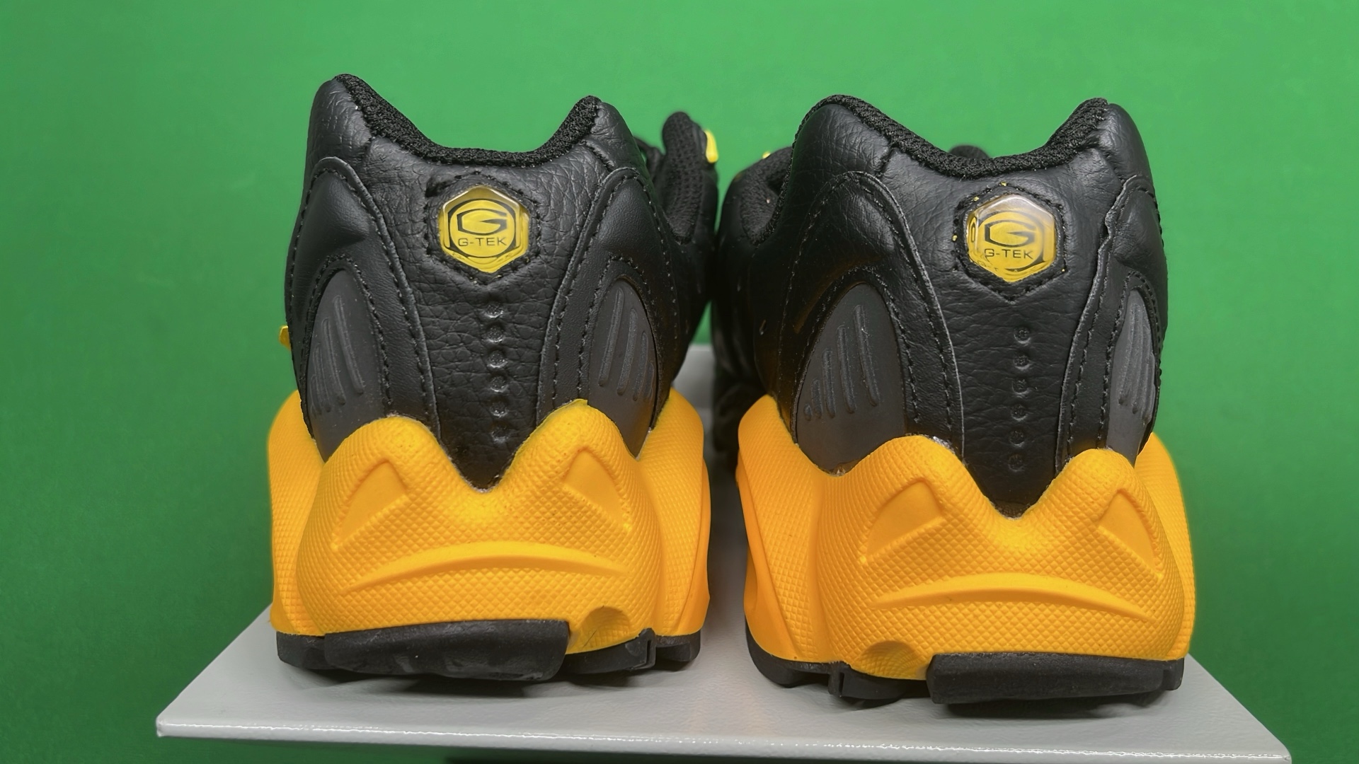 Nike Air Max 2090 Black Yellow Sneakers
