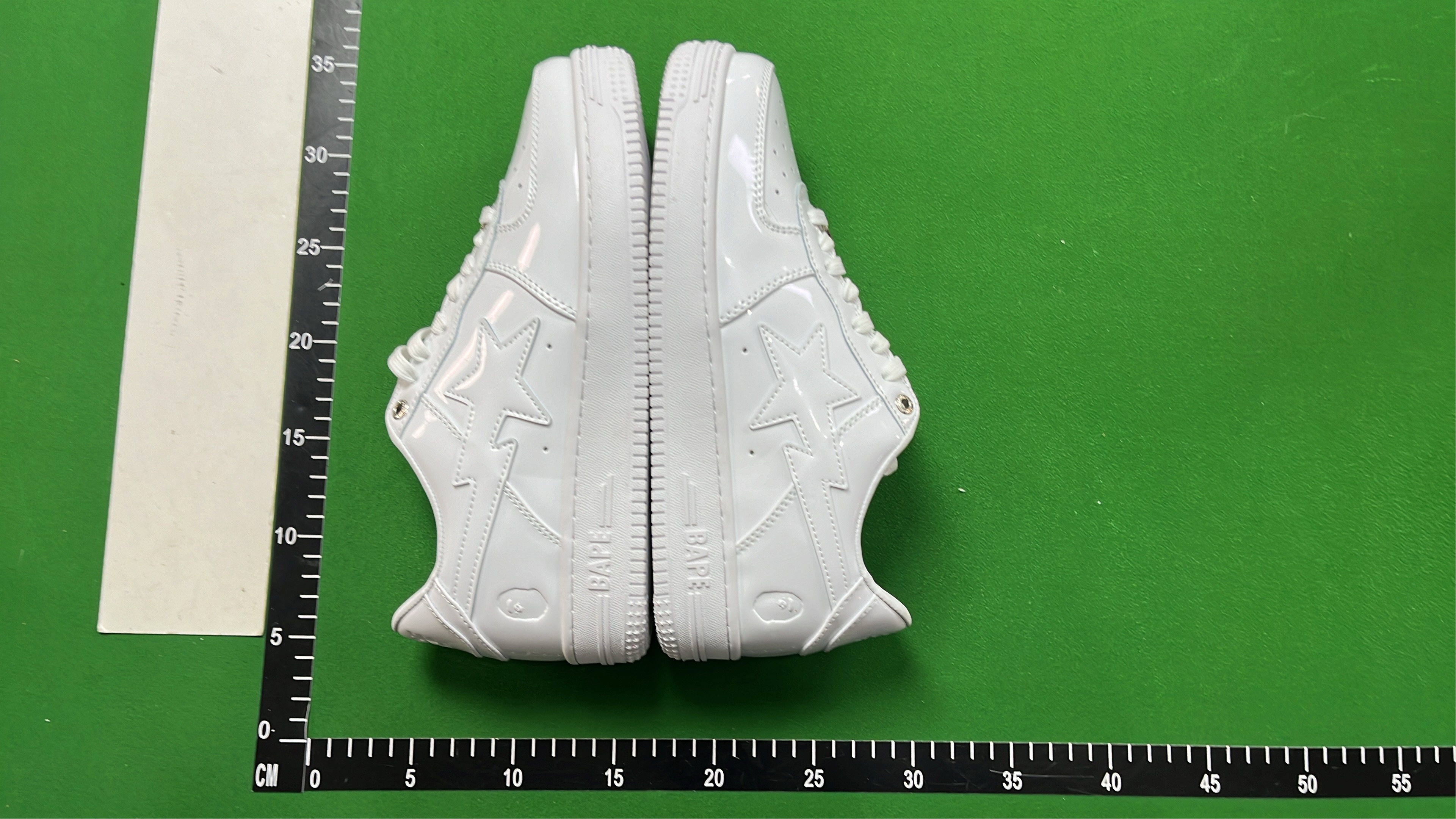 BAPE x Nike SB Dunk Low联名款运动鞋 - 限量版街头潮流鞋