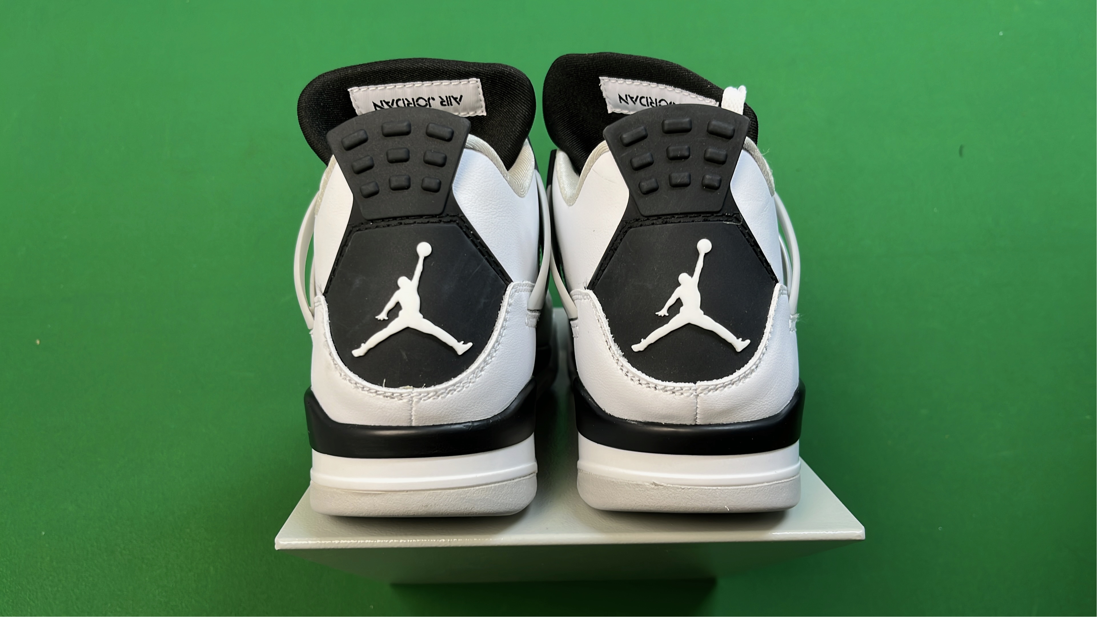 Air Jordan 4 Retro Shoes - Classic Sneakers for Men and Women