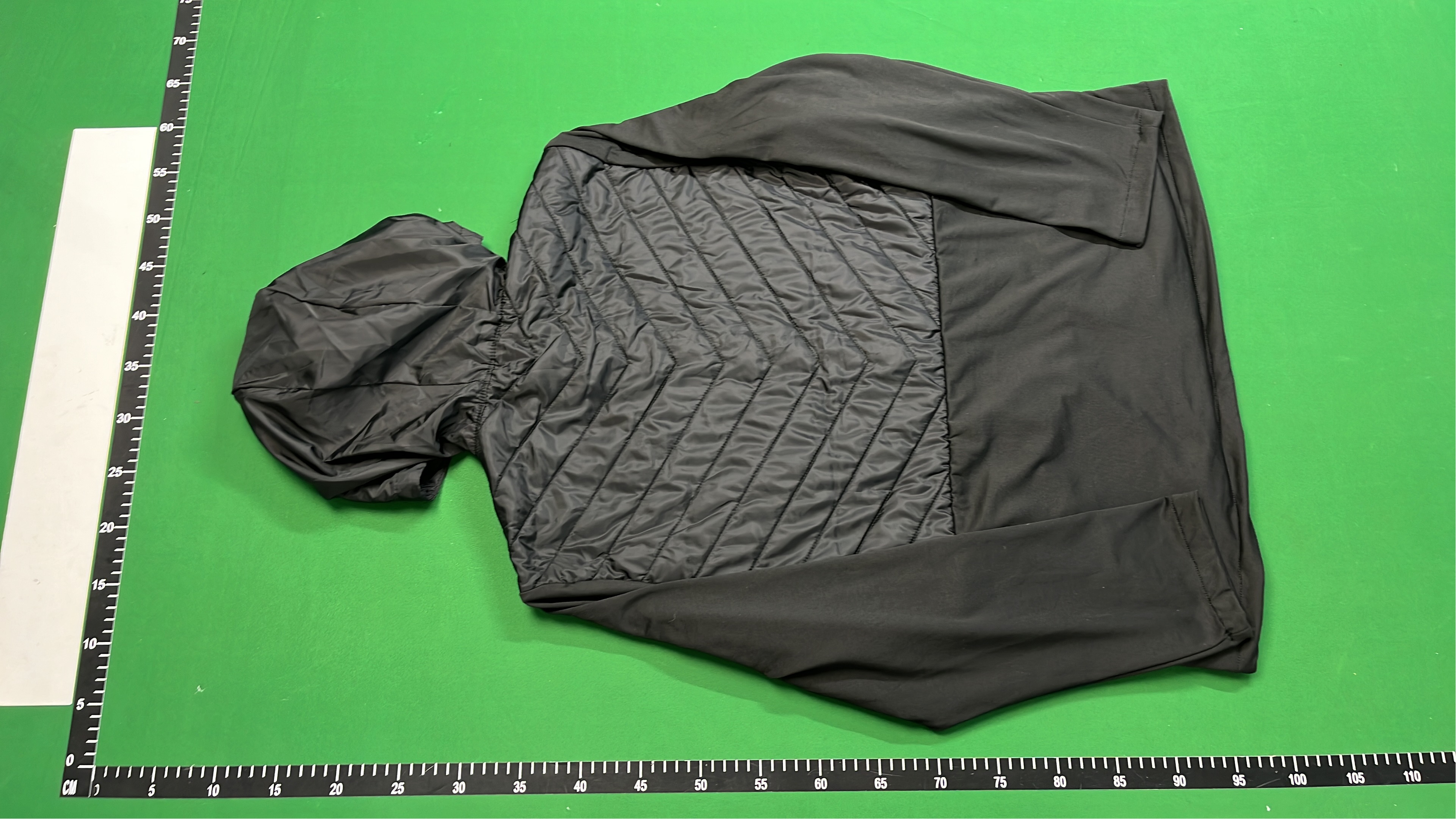 Nike Women's Black Quilted Vest with Zipper and Pockets
