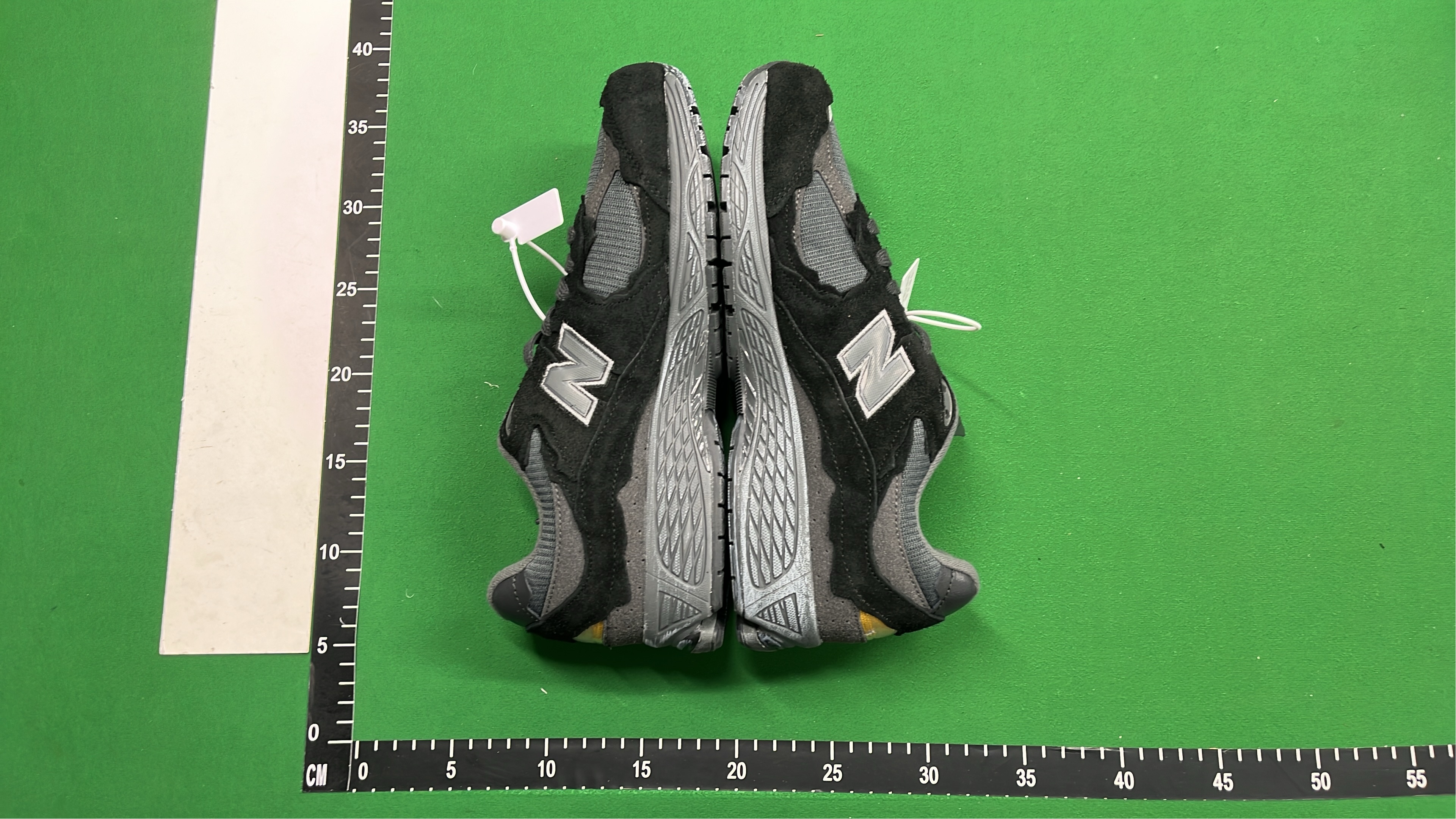 New Balance 2002R Black Running Shoes for Men