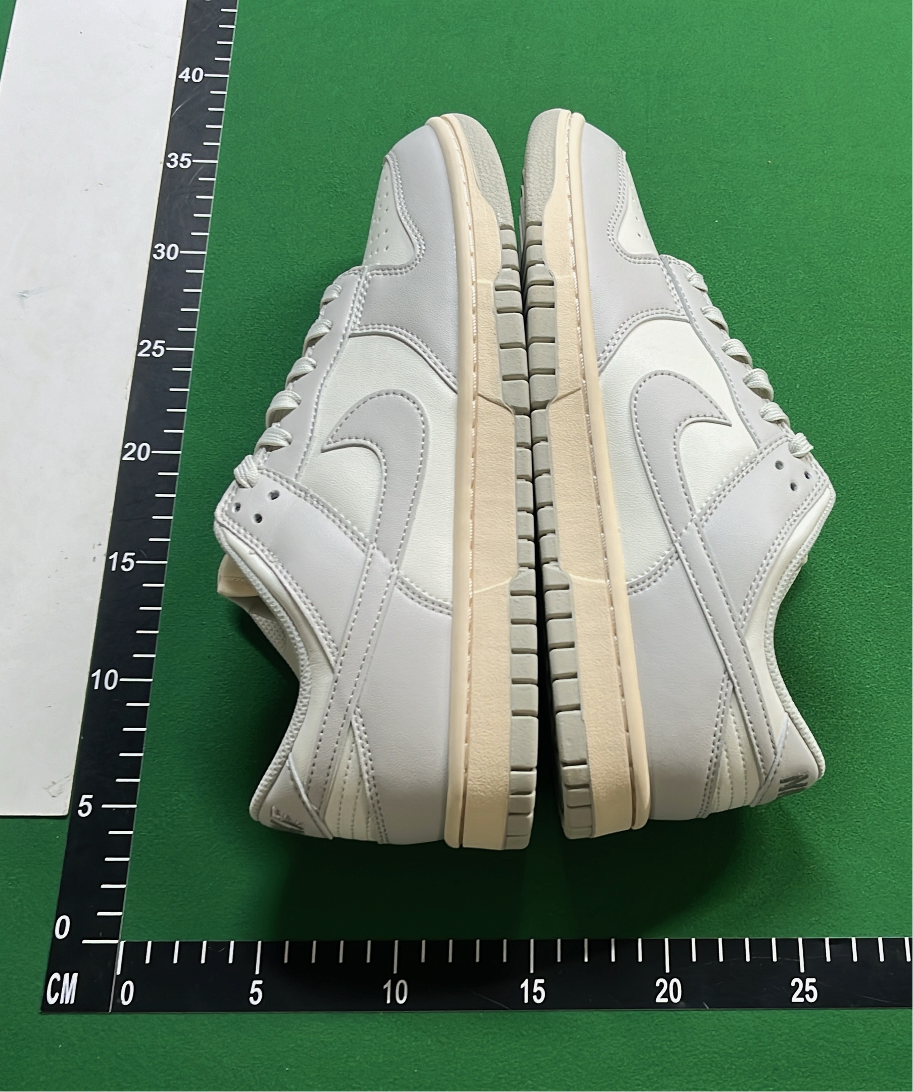 AKA Top Flow VT Version Dunk SB Sneakers