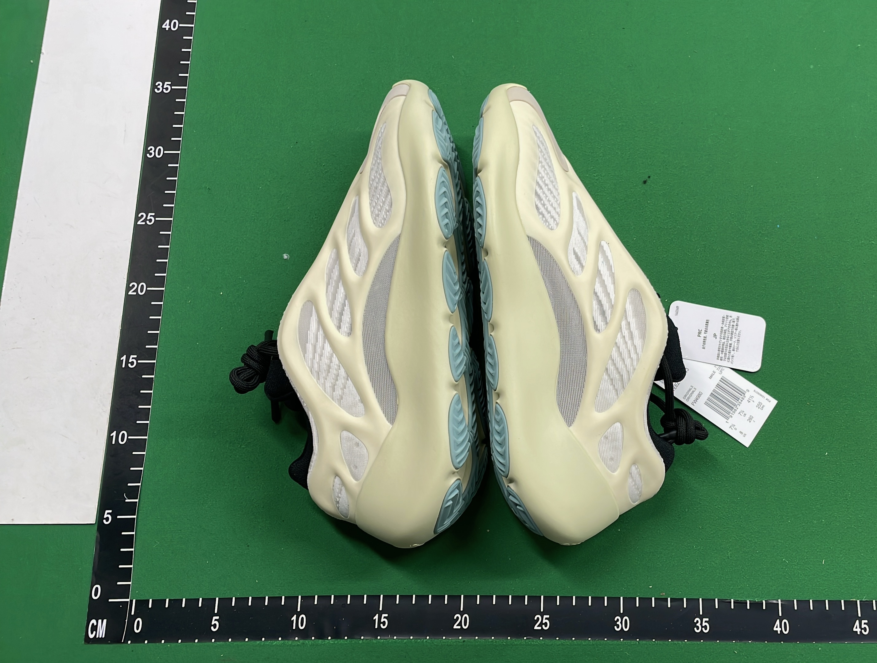YEEZY 700 V3 Shark Breeder S2 Edition Sneakers