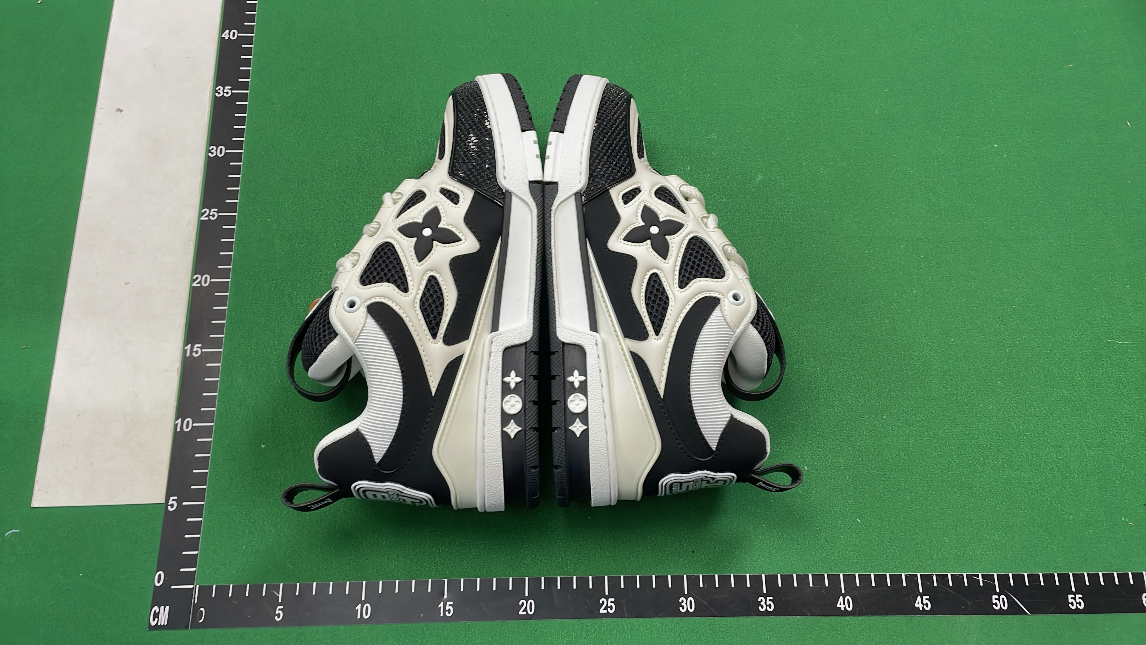 Louis Vuitton Men's Sneakers Fashion Sport Shoes