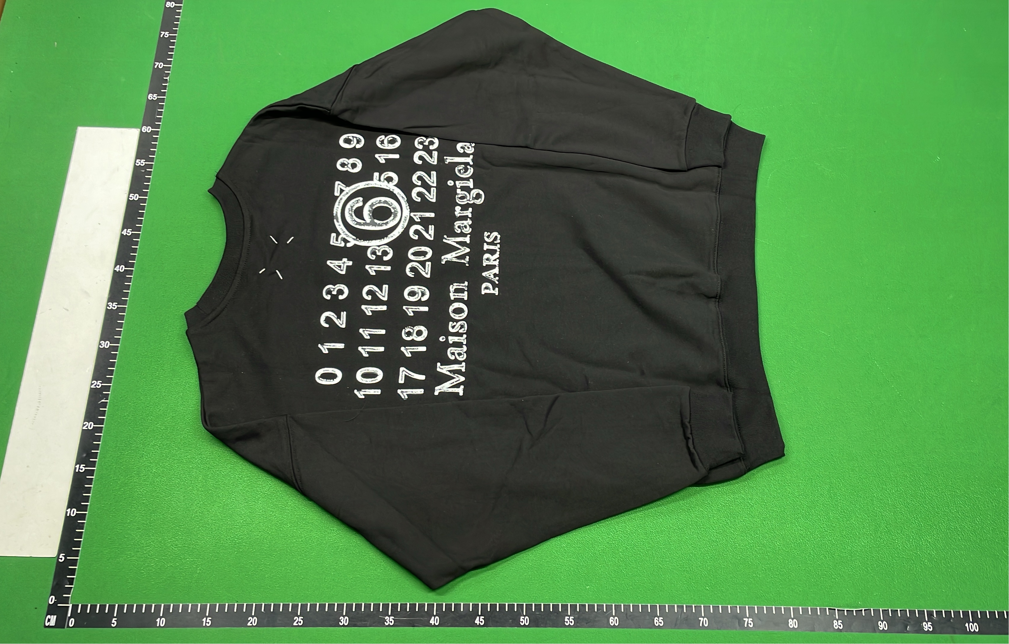 Black and White Long Sleeve Sweaters for Casual Wear