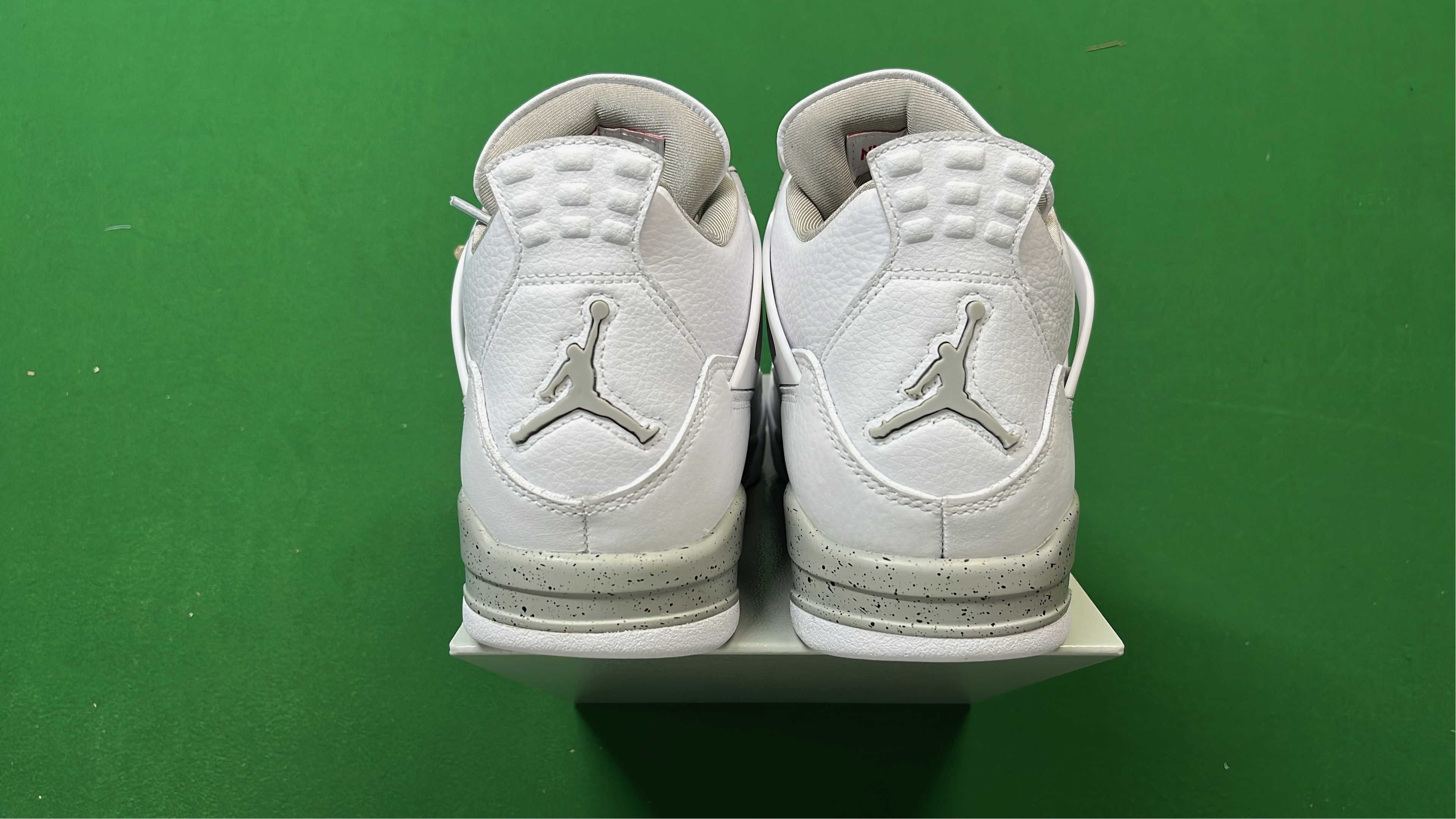 Air Jordan 4 Retro Sneakers - Multiple Colorways