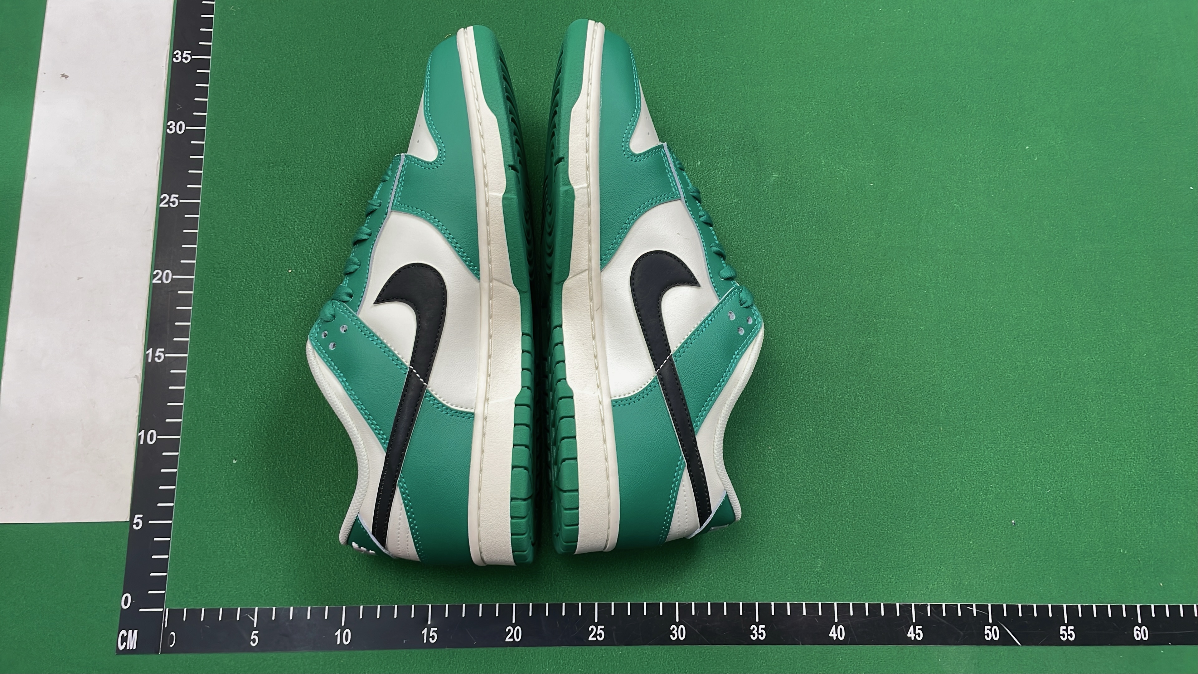 Nike Dunk Low Green White Black Sneakers