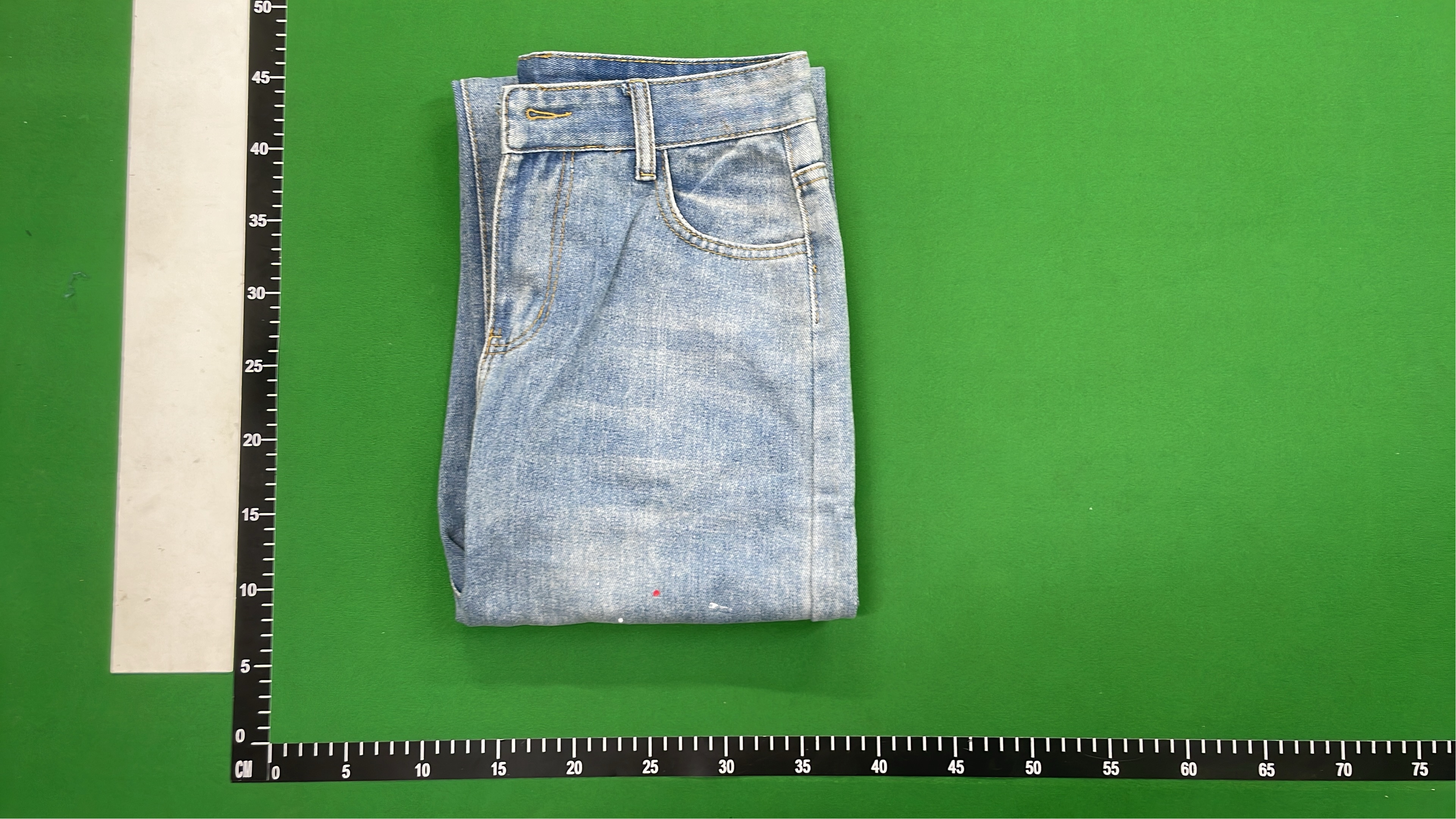 Distressed Paint-Splattered Denim Jeans for Men