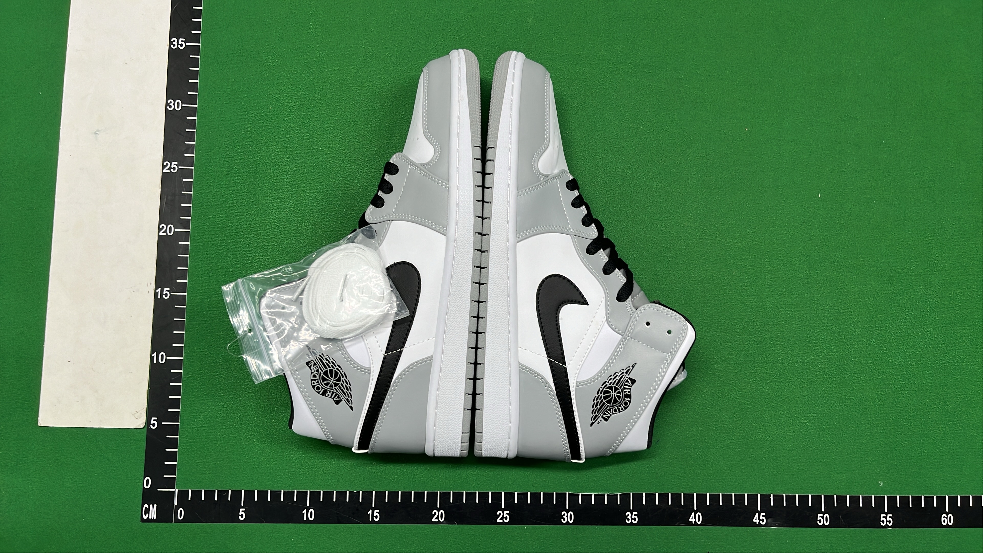 Air Jordan 1 High OG Chicago Red Black White