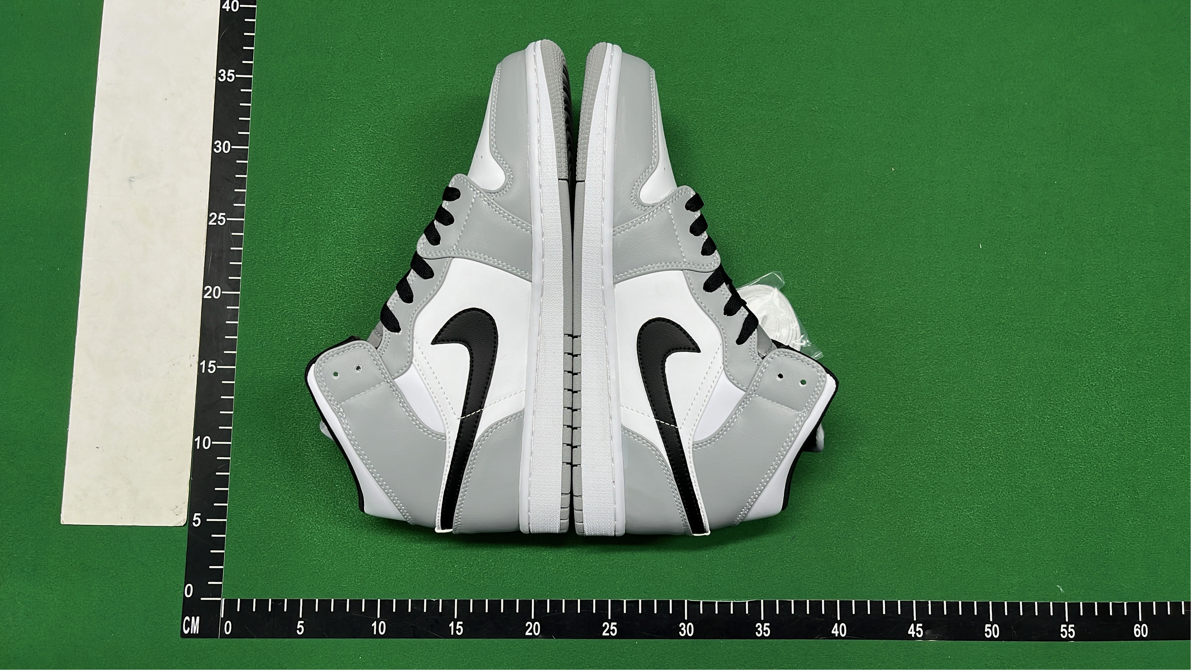 Air Jordan 1 High OG Chicago Red Black White