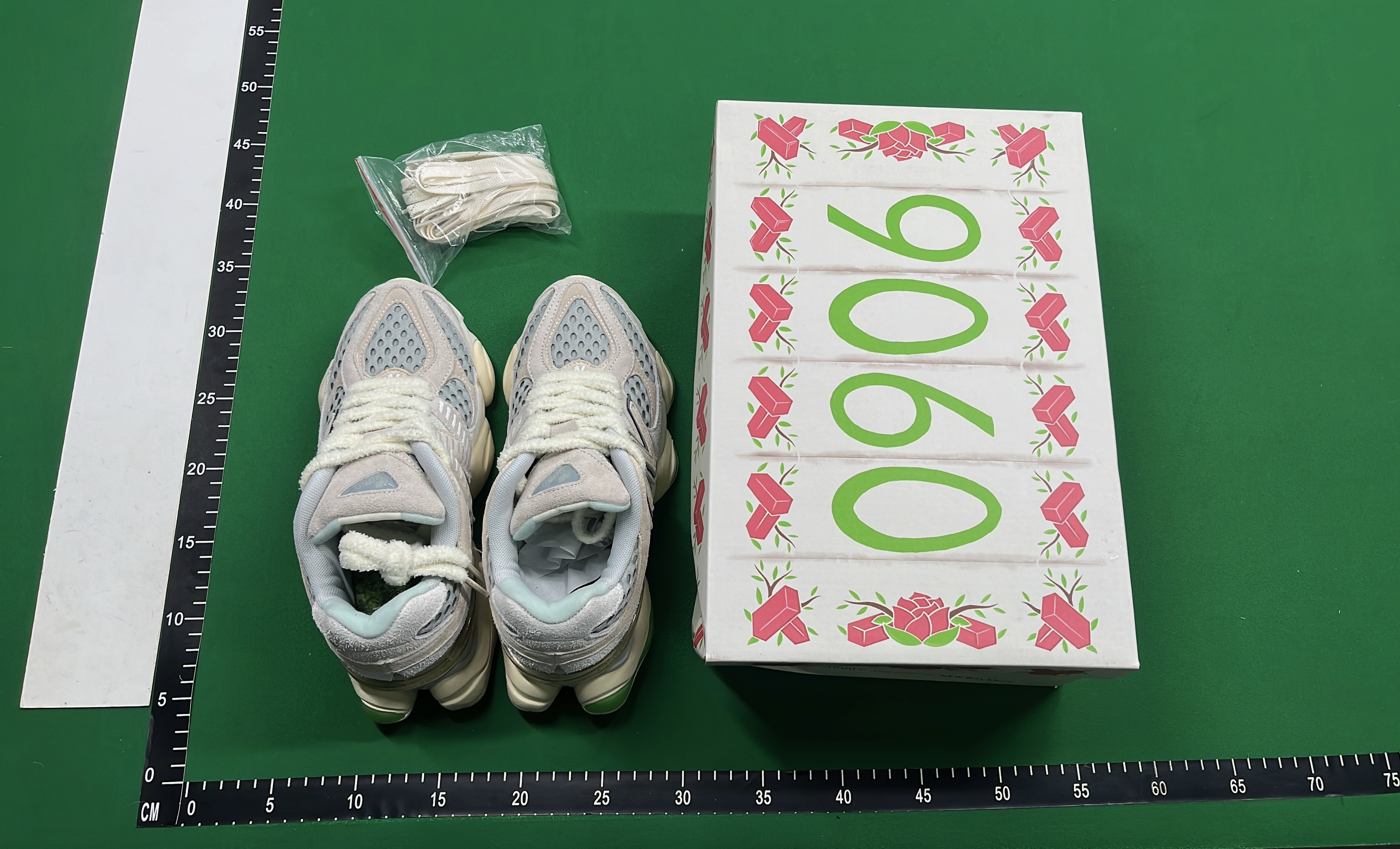 Mizuno Wave Rider 25 Black White Running Shoes
