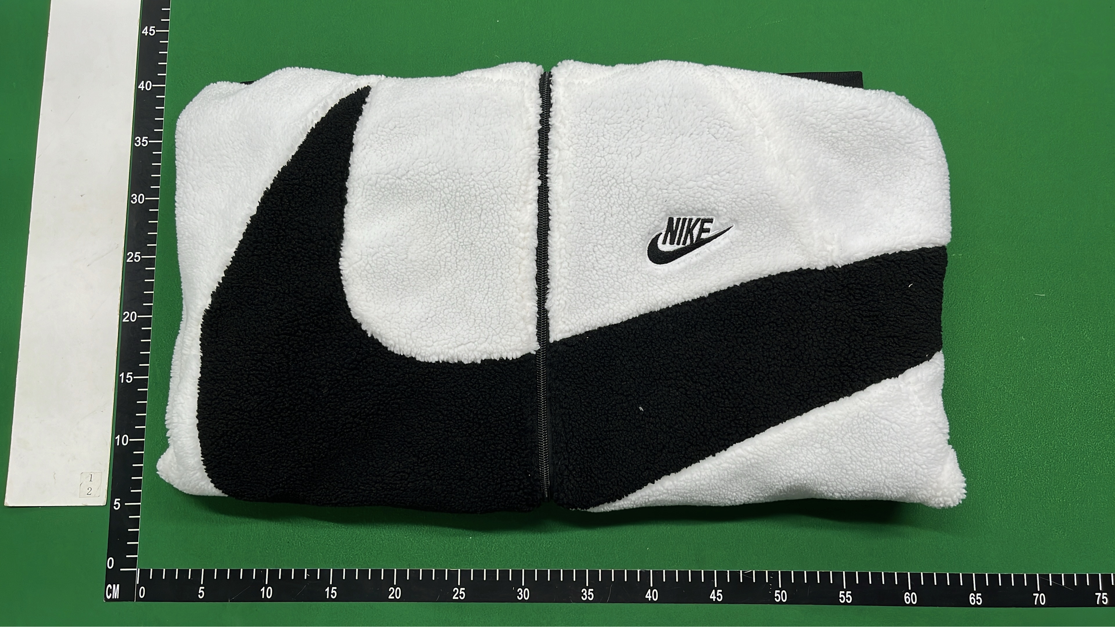Black and White Fleece Zip-Up Jacket for Men Women Outdoor Warm Wear