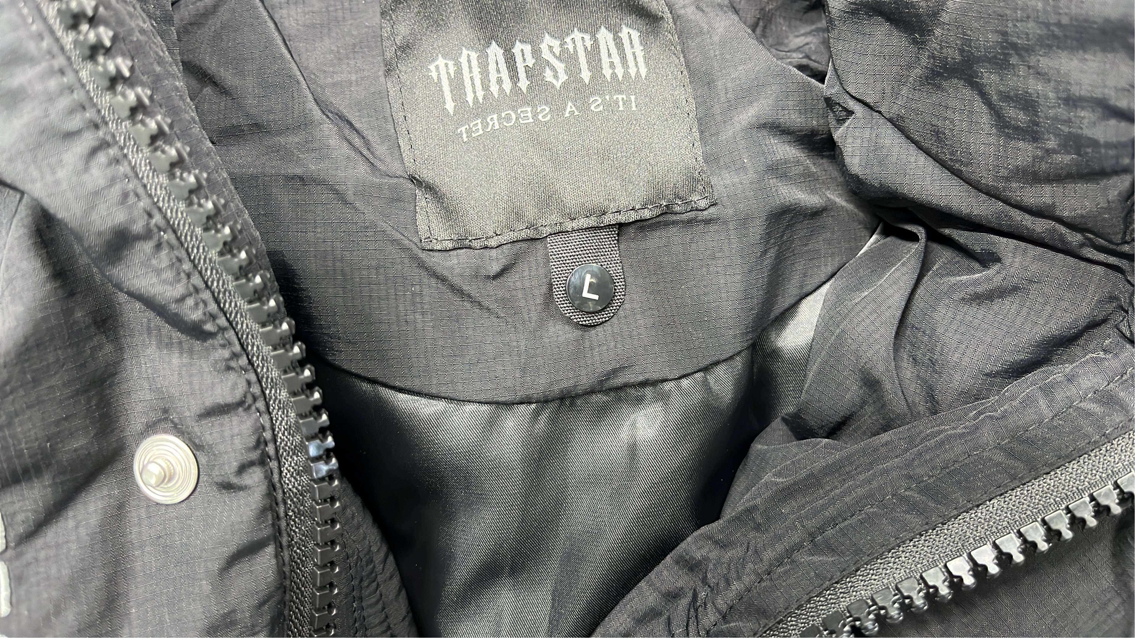 TAMPTIN Black Puffer Jacket with Hood and Logo Design