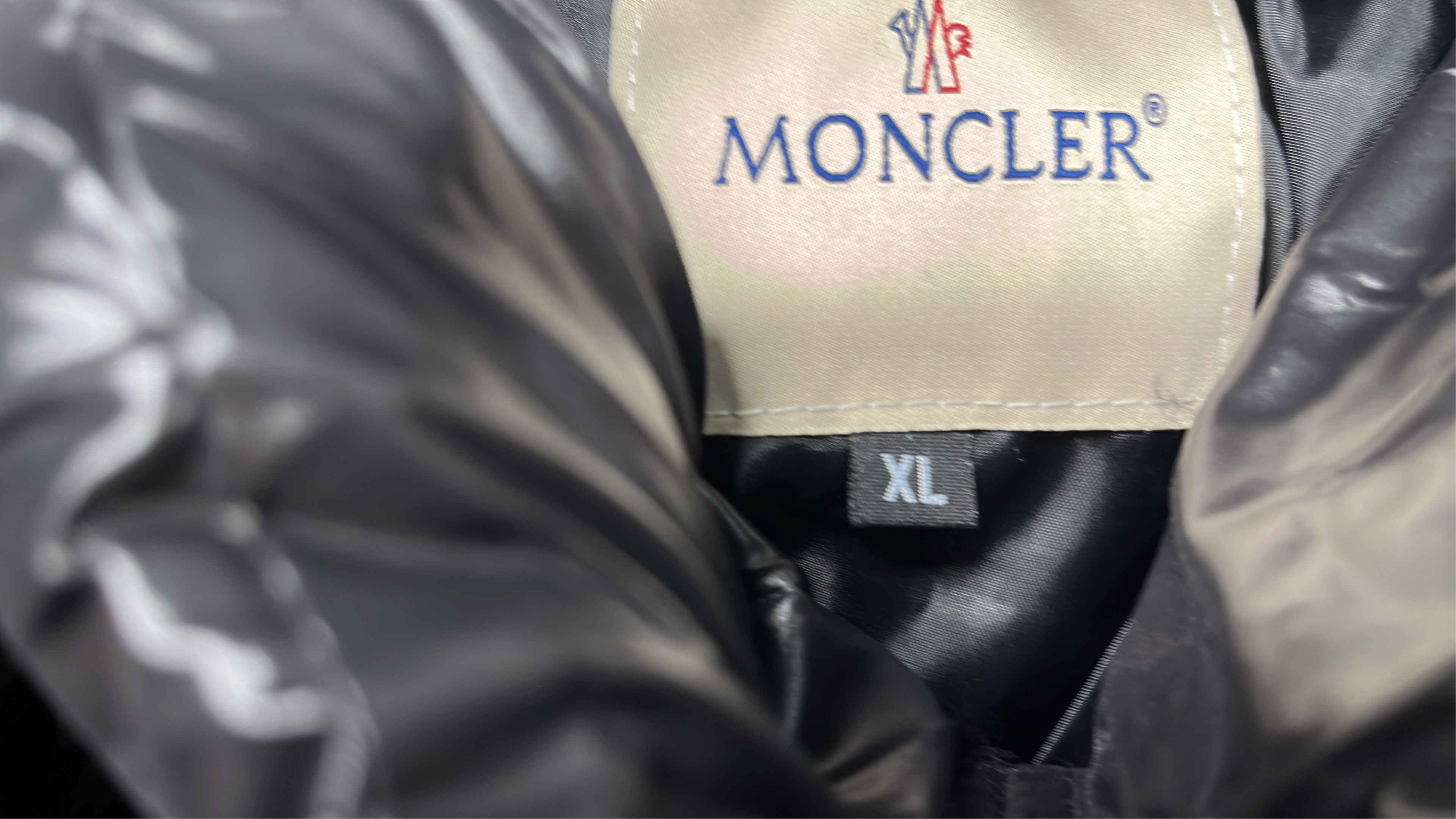 Moncler Women's White Down Jacket with Hood and Logo Patch