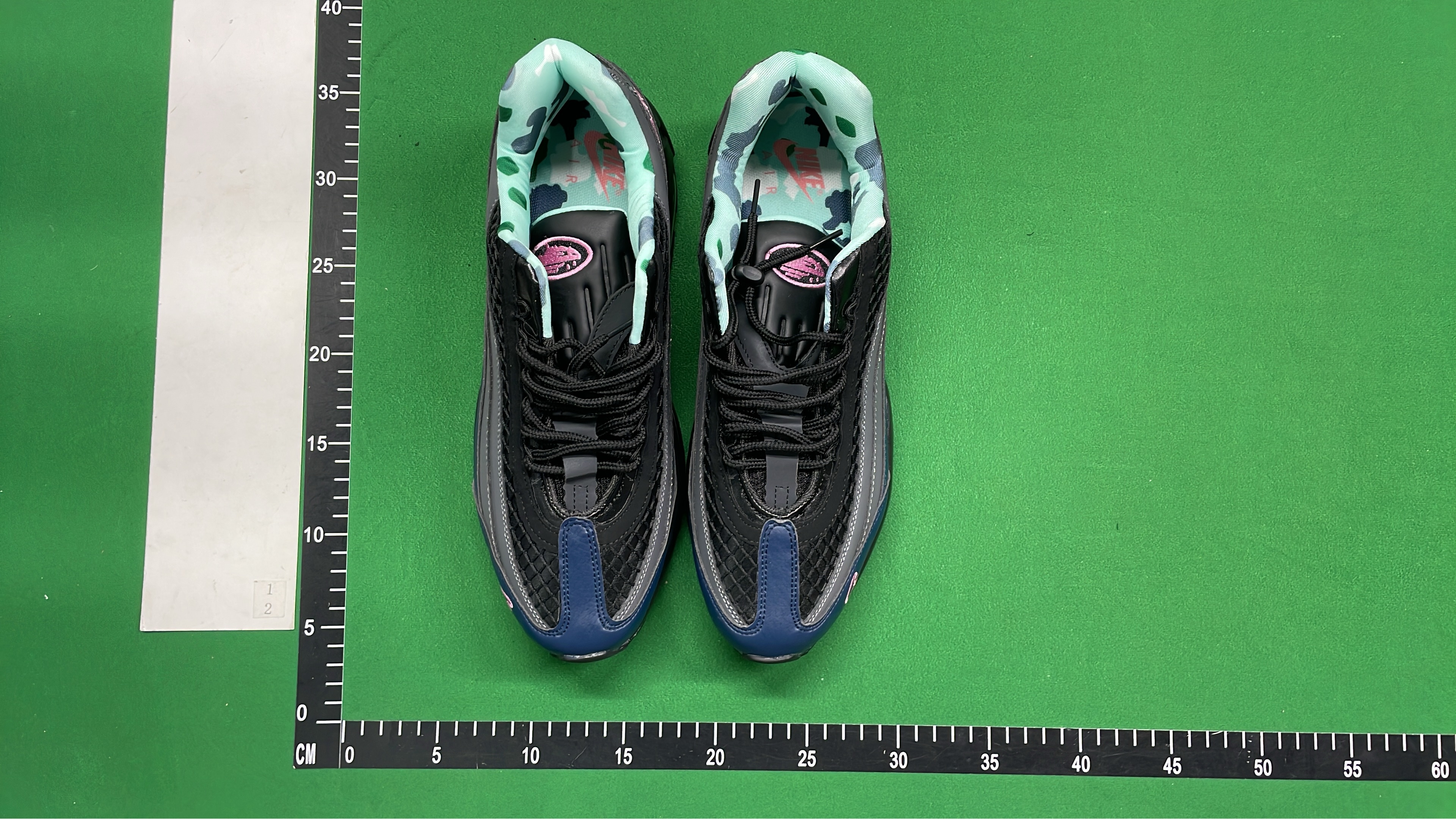 Nike Air Max 95 Black Gold Edition Sneakers