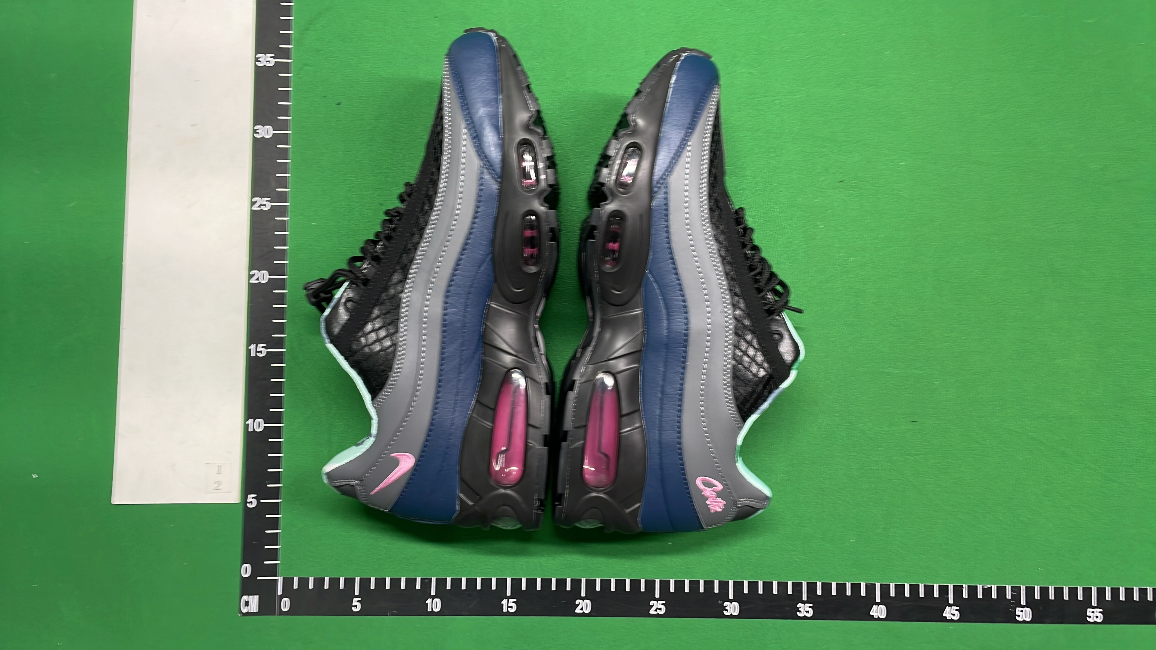 Nike Air Max 95 Black Gold Edition Sneakers